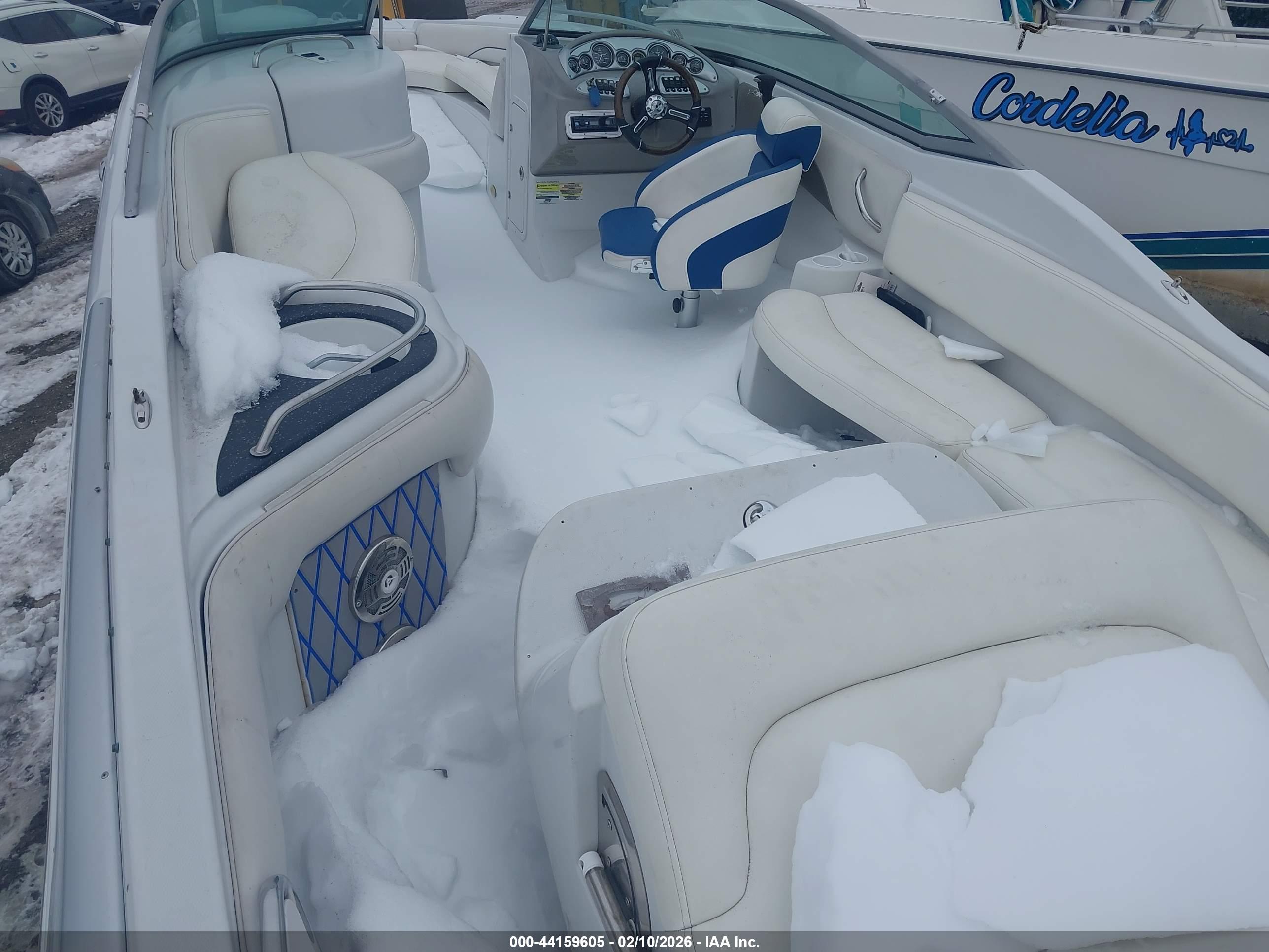 CROWNLINE 25' image 8