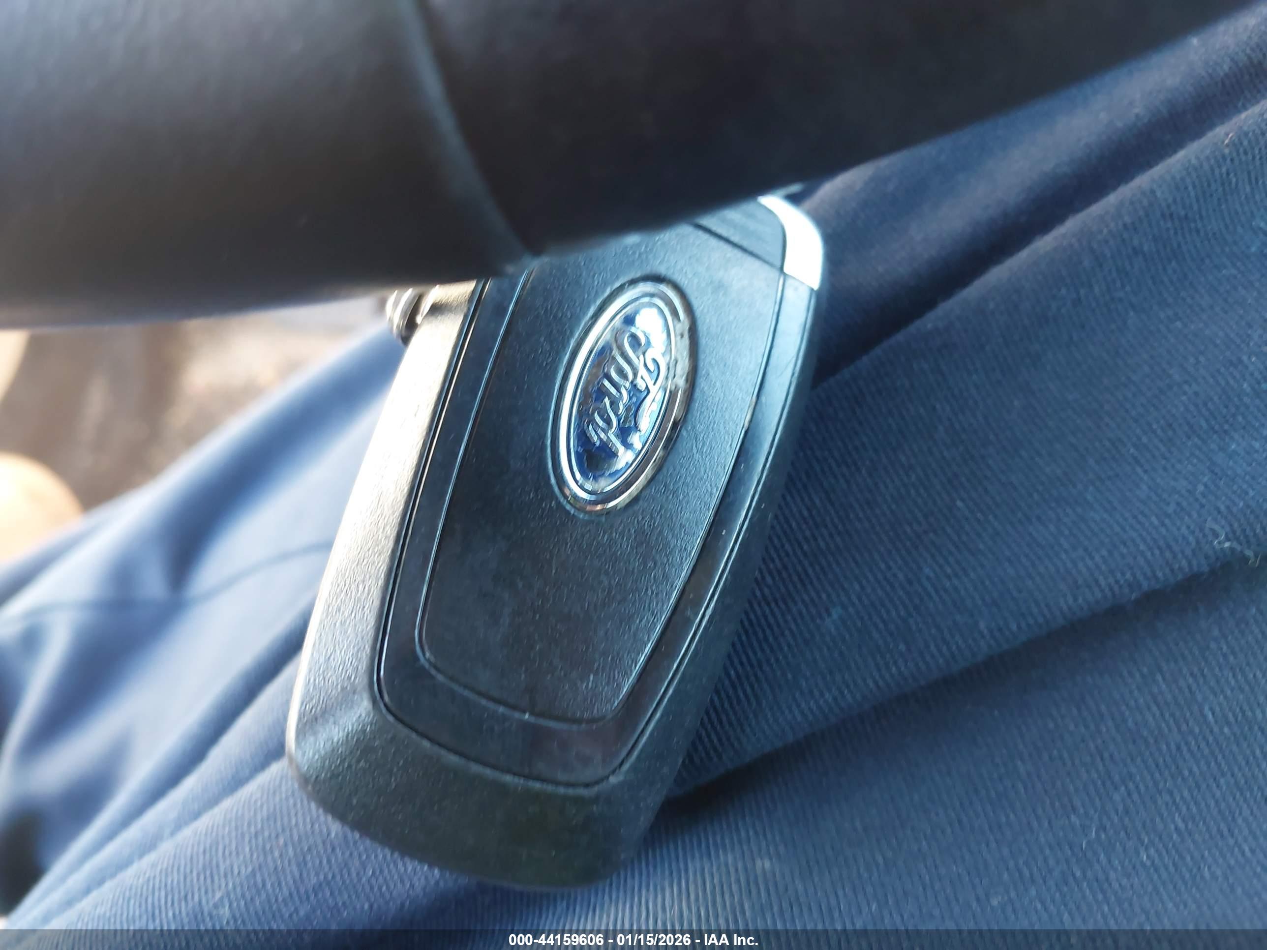 FORD FUSION image 11