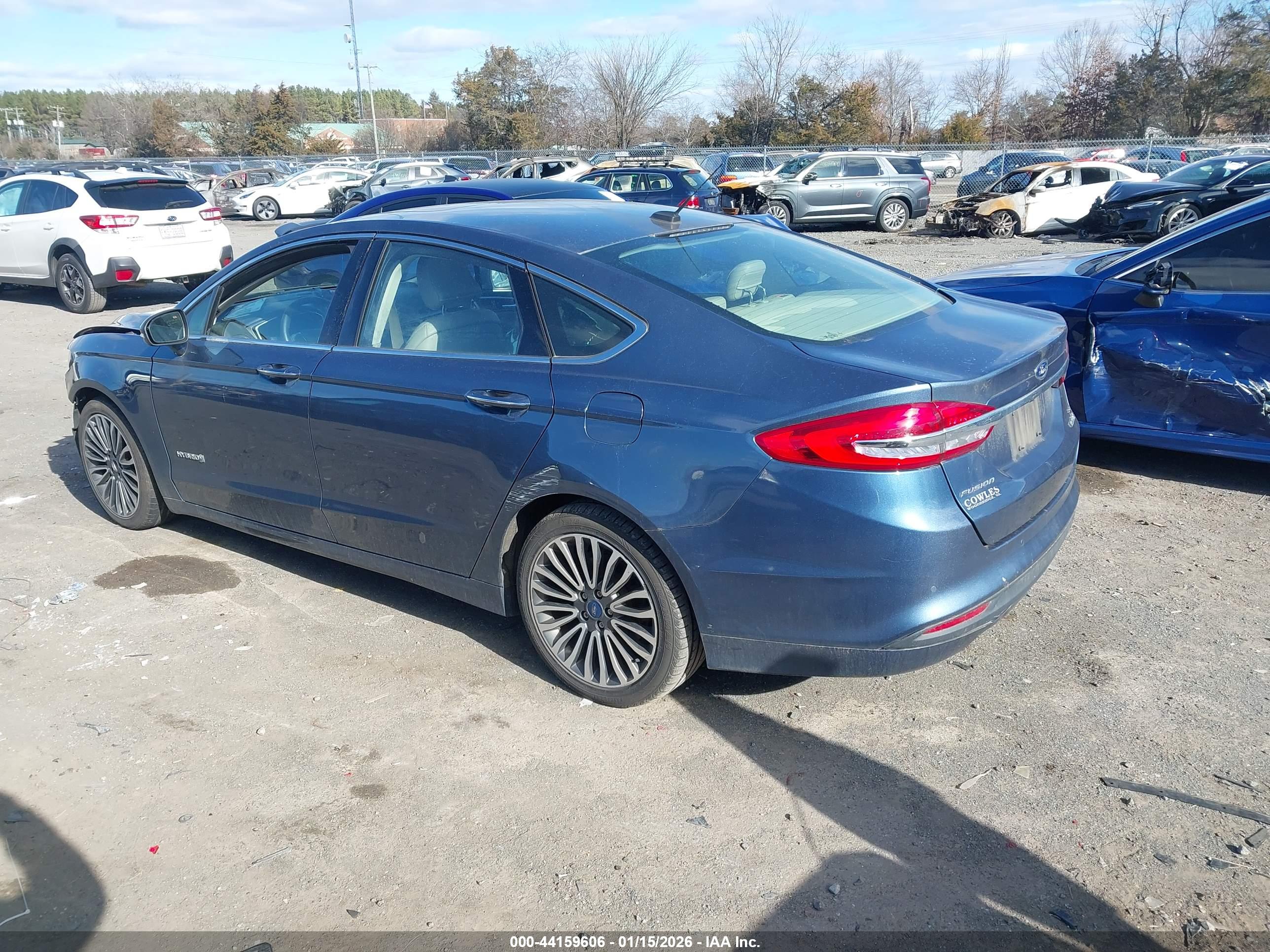 FORD FUSION image 3