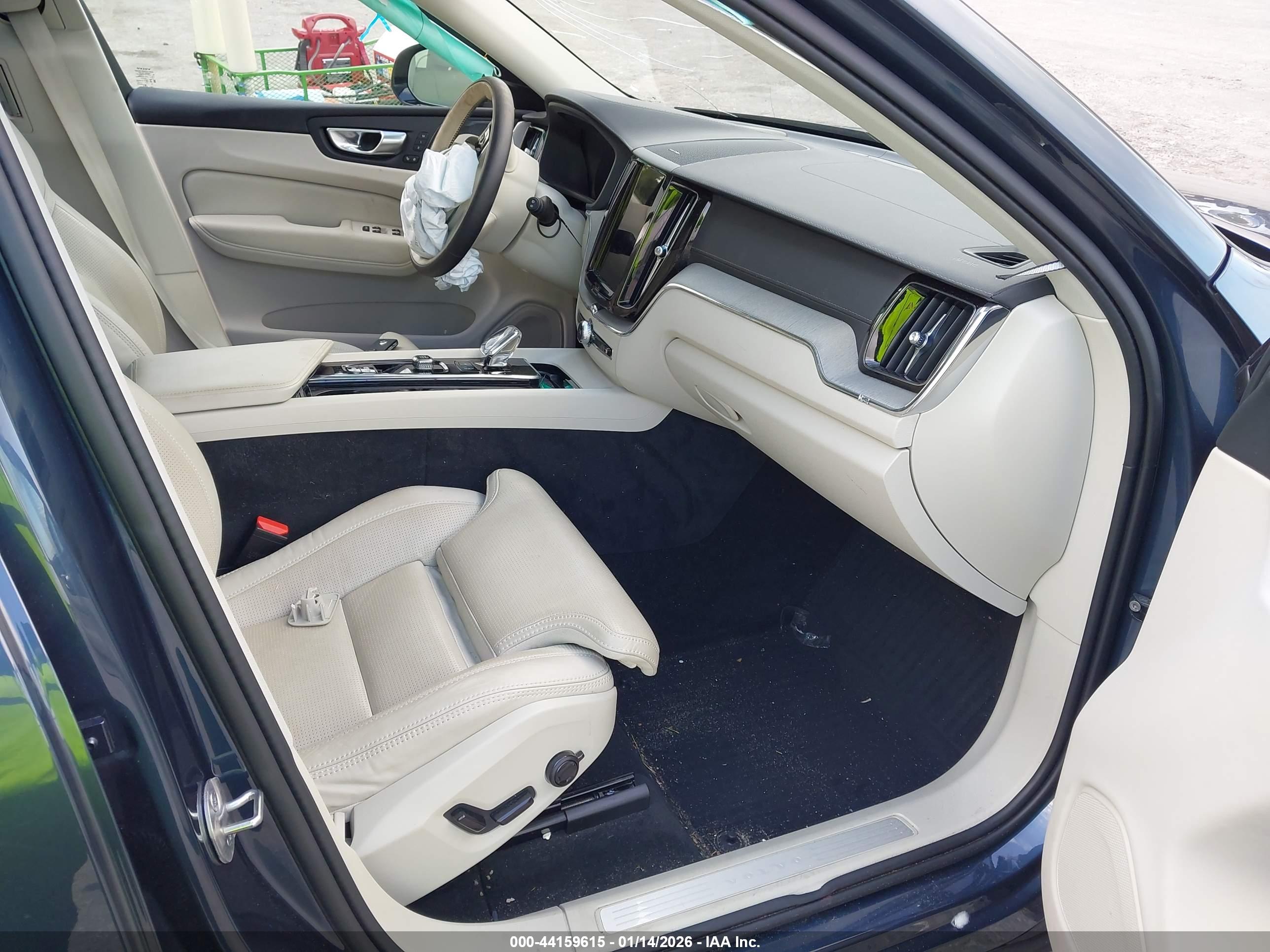 VOLVO XC60 image 5