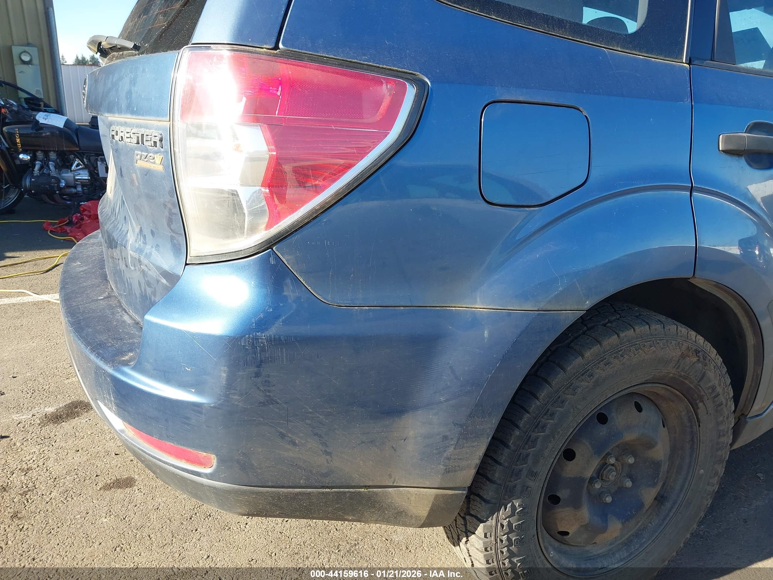 SUBARU FORESTER image 6