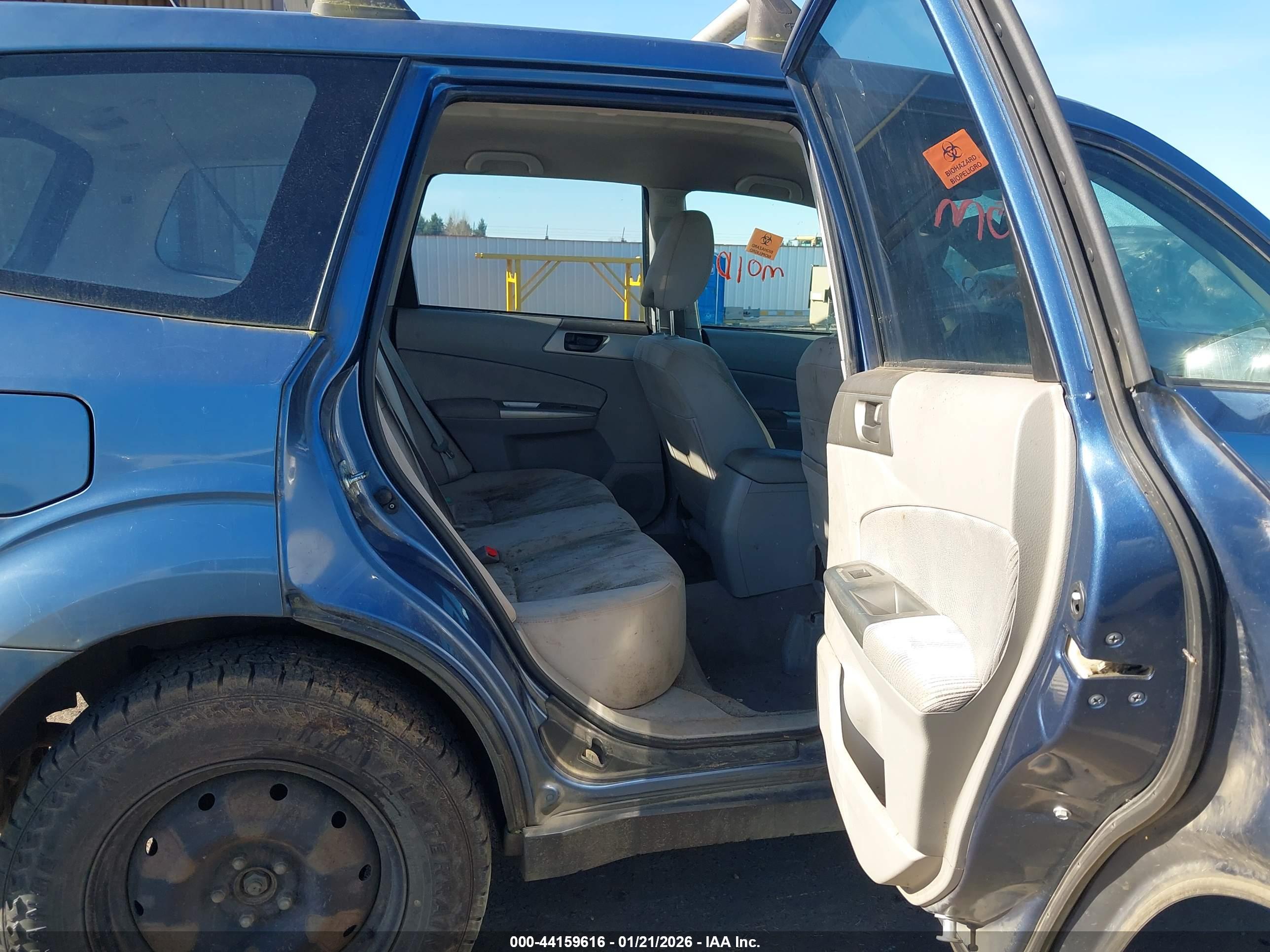 SUBARU FORESTER image 8