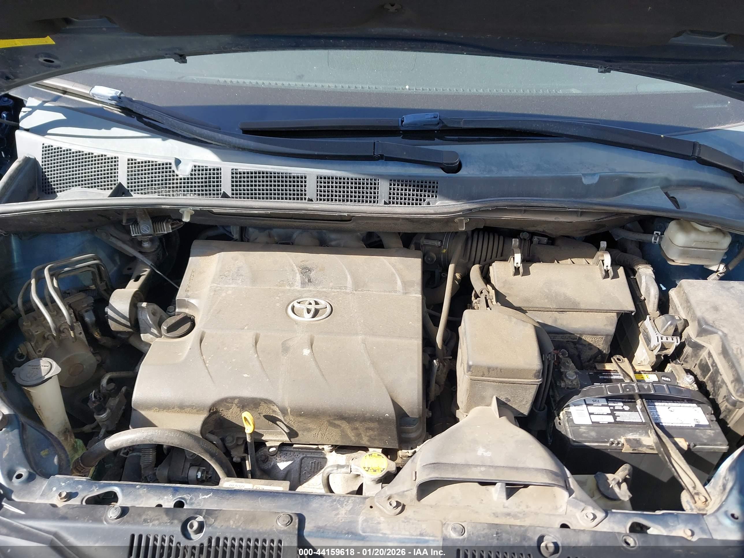 TOYOTA SIENNA image 10