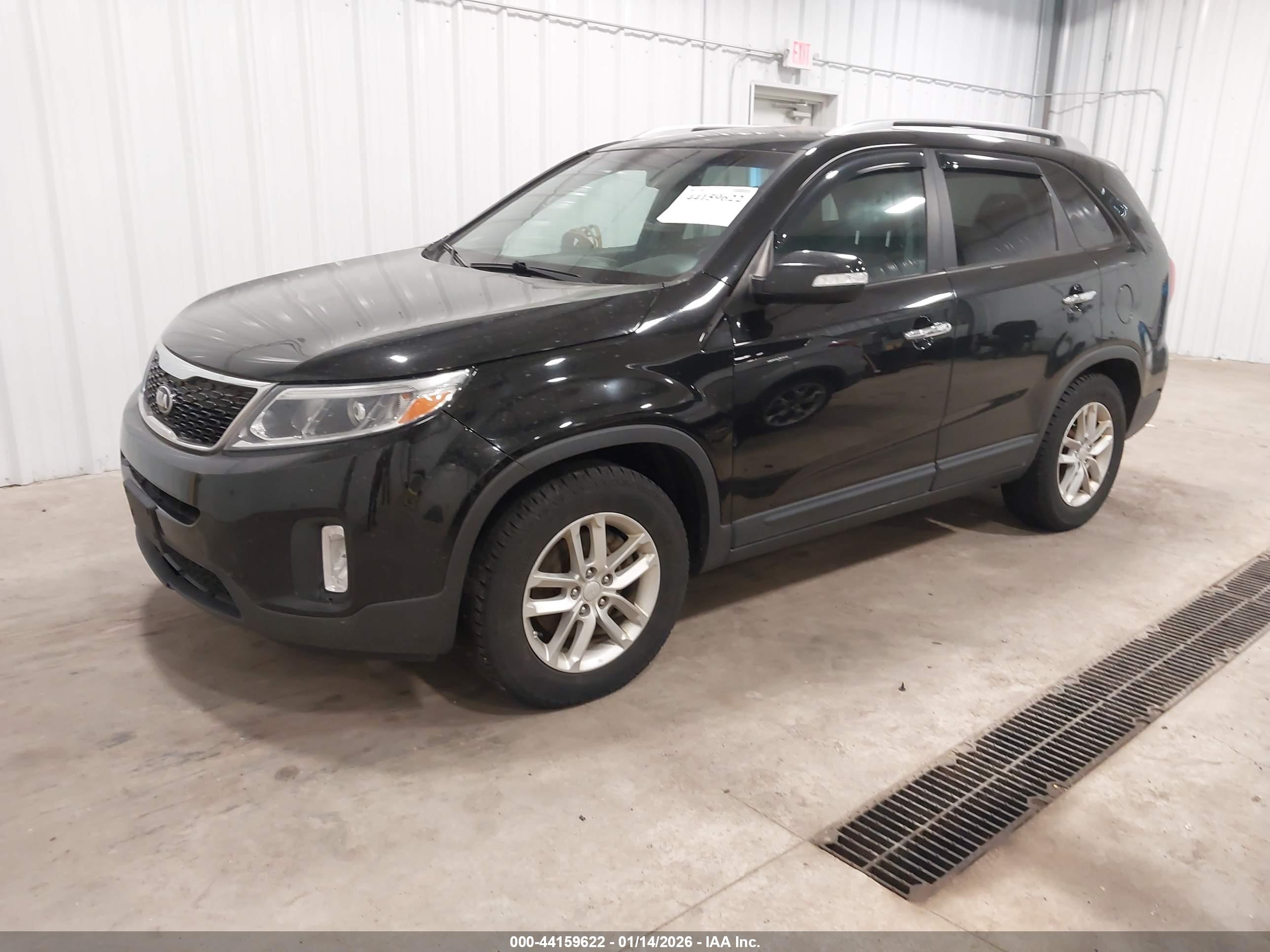 KIA SORENTO image 2