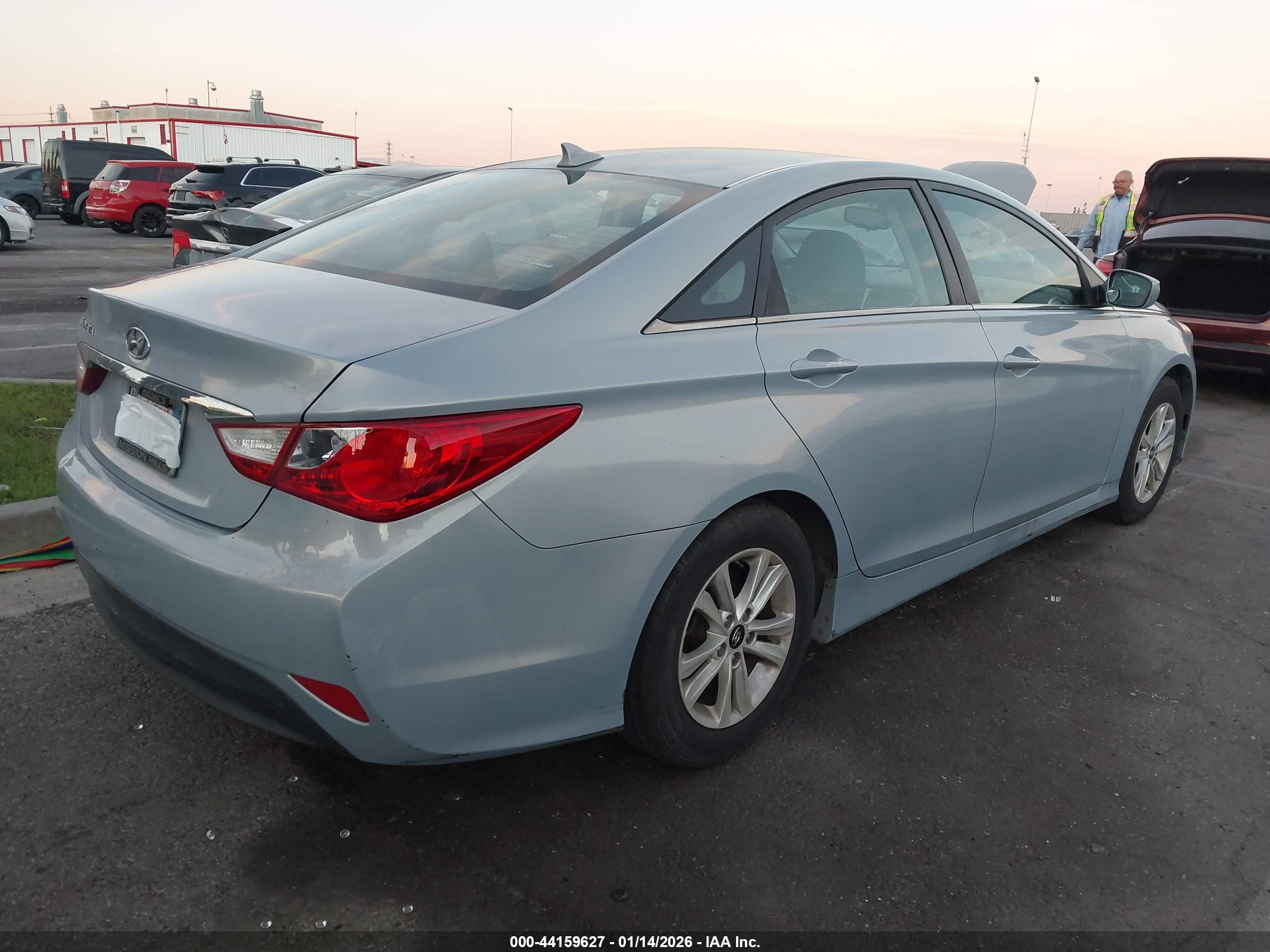 HYUNDAI SONATA image 4