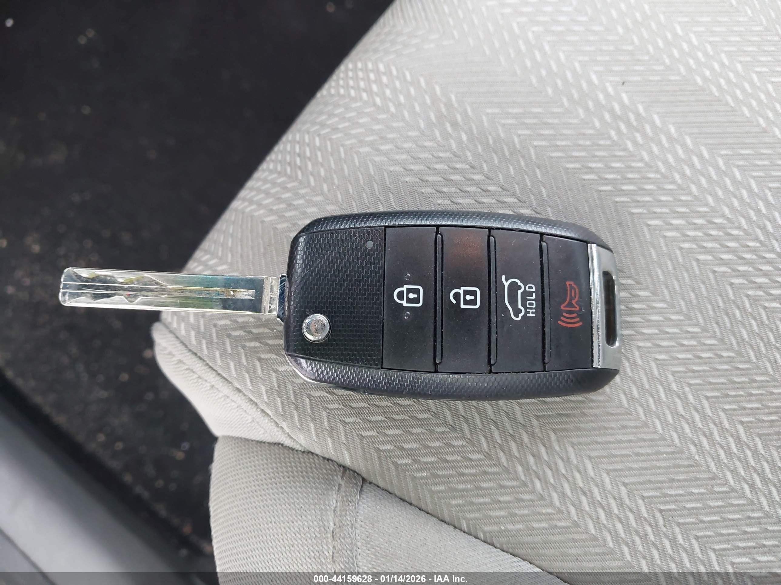 KIA SPORTAGE image 11