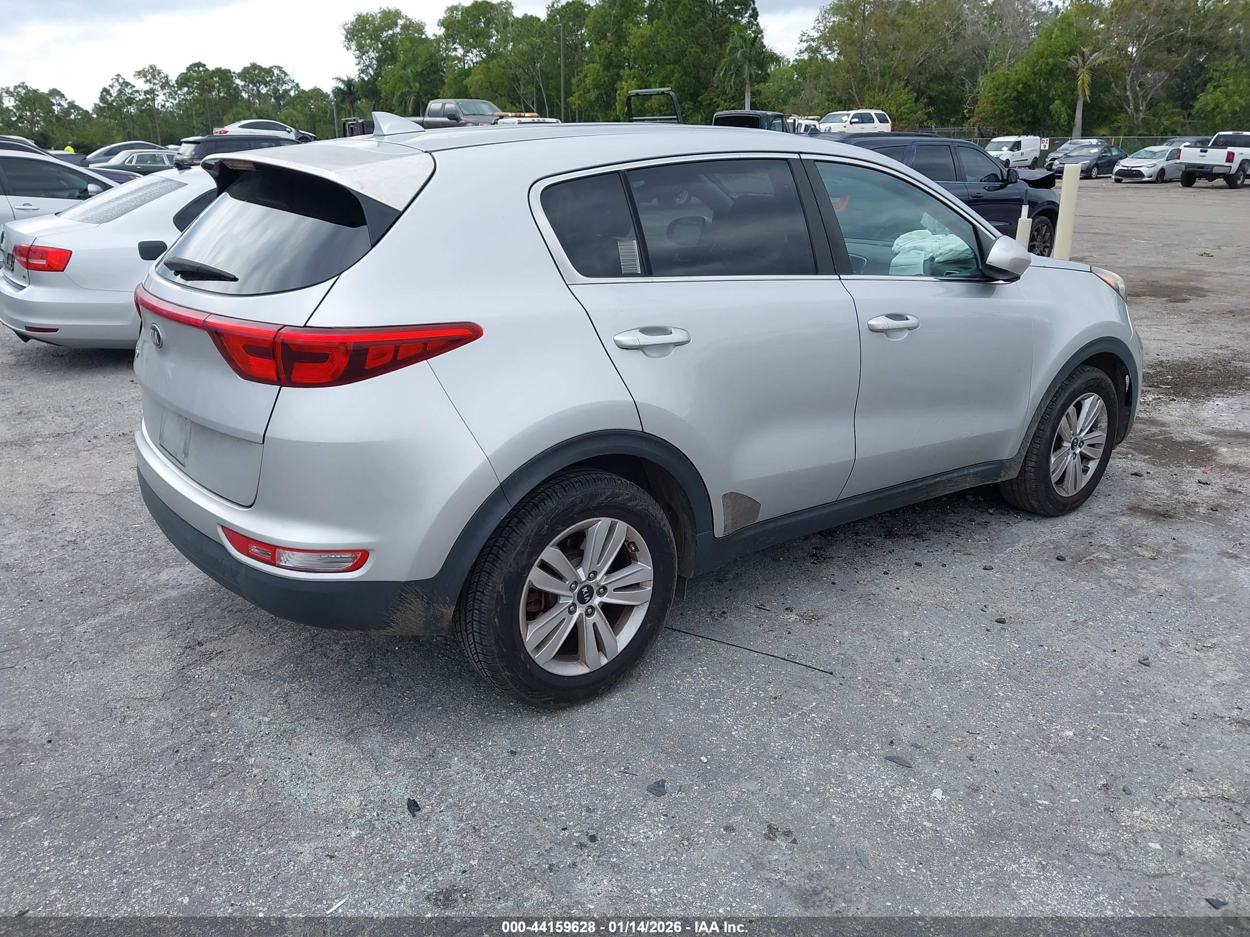 KIA SPORTAGE image 4