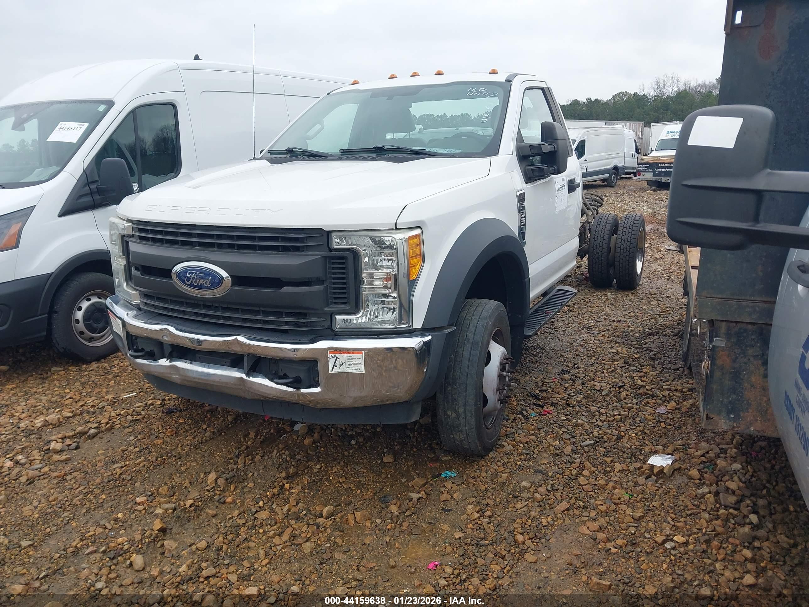 FORD F-550 image 2