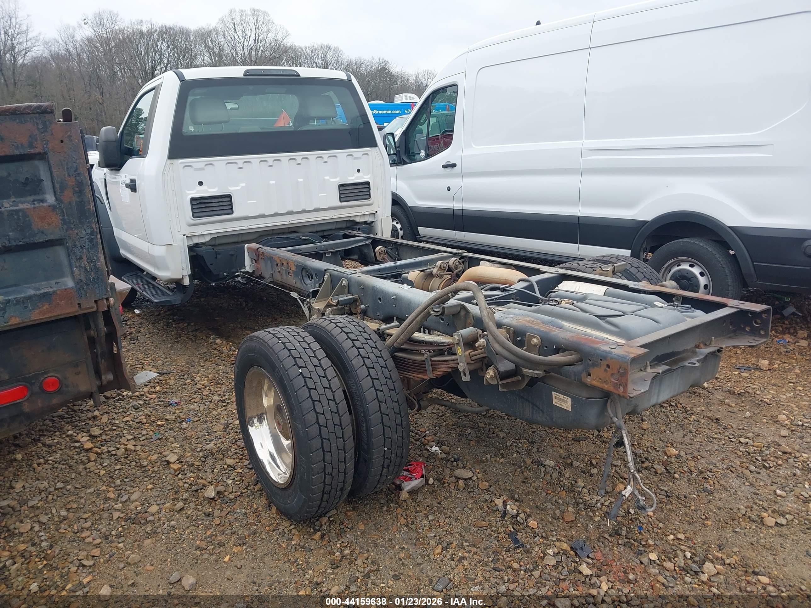 FORD F-550 image 3