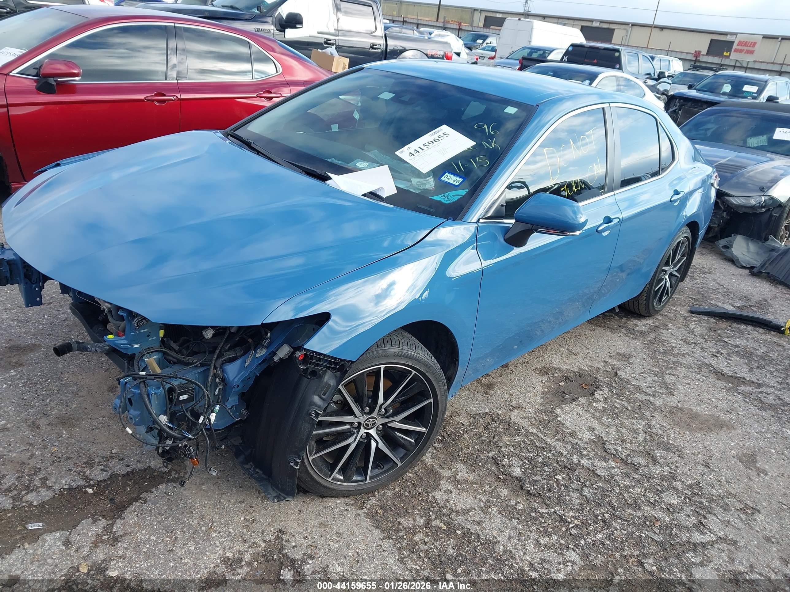 TOYOTA CAMRY image 2