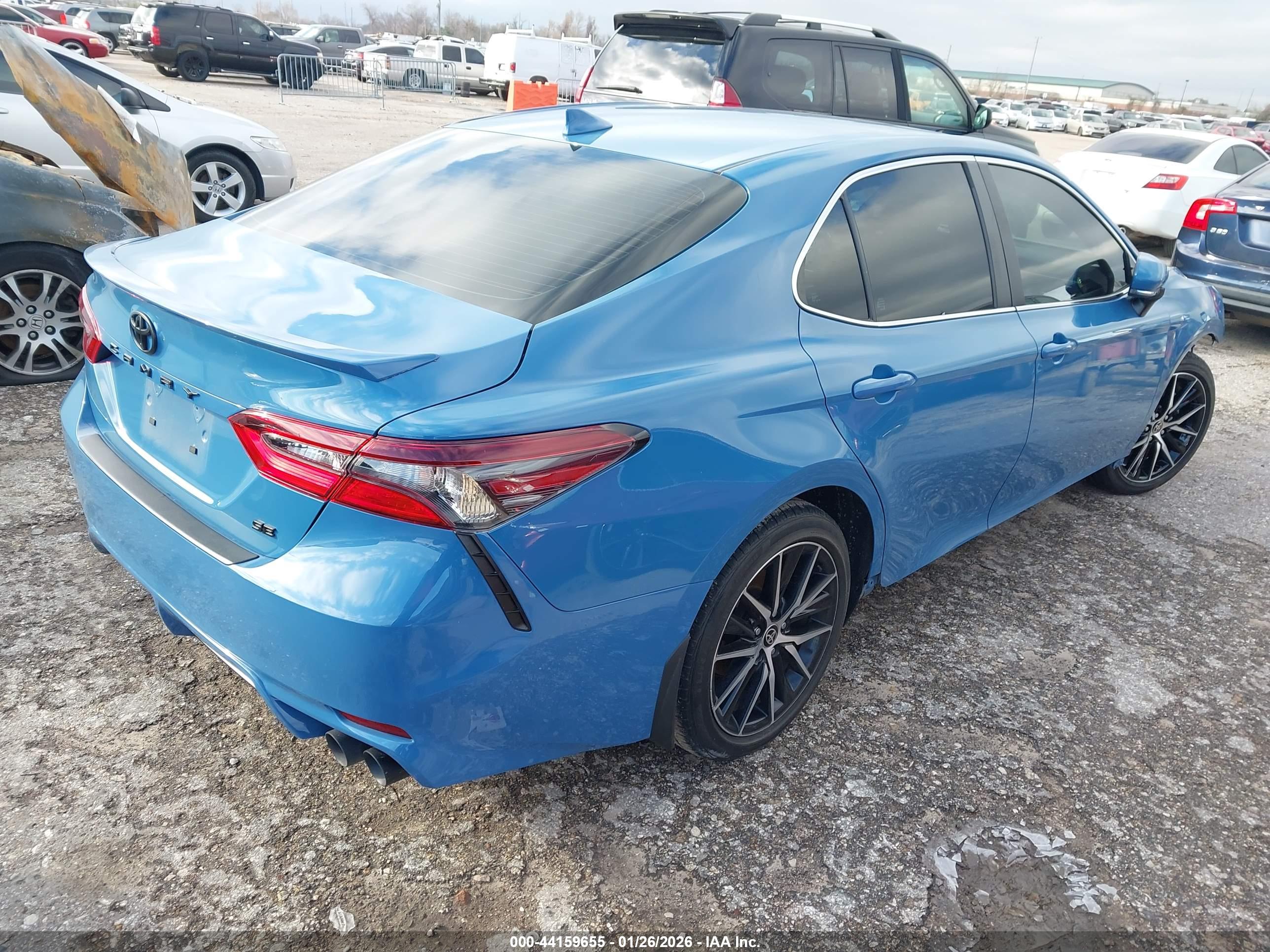 TOYOTA CAMRY image 4