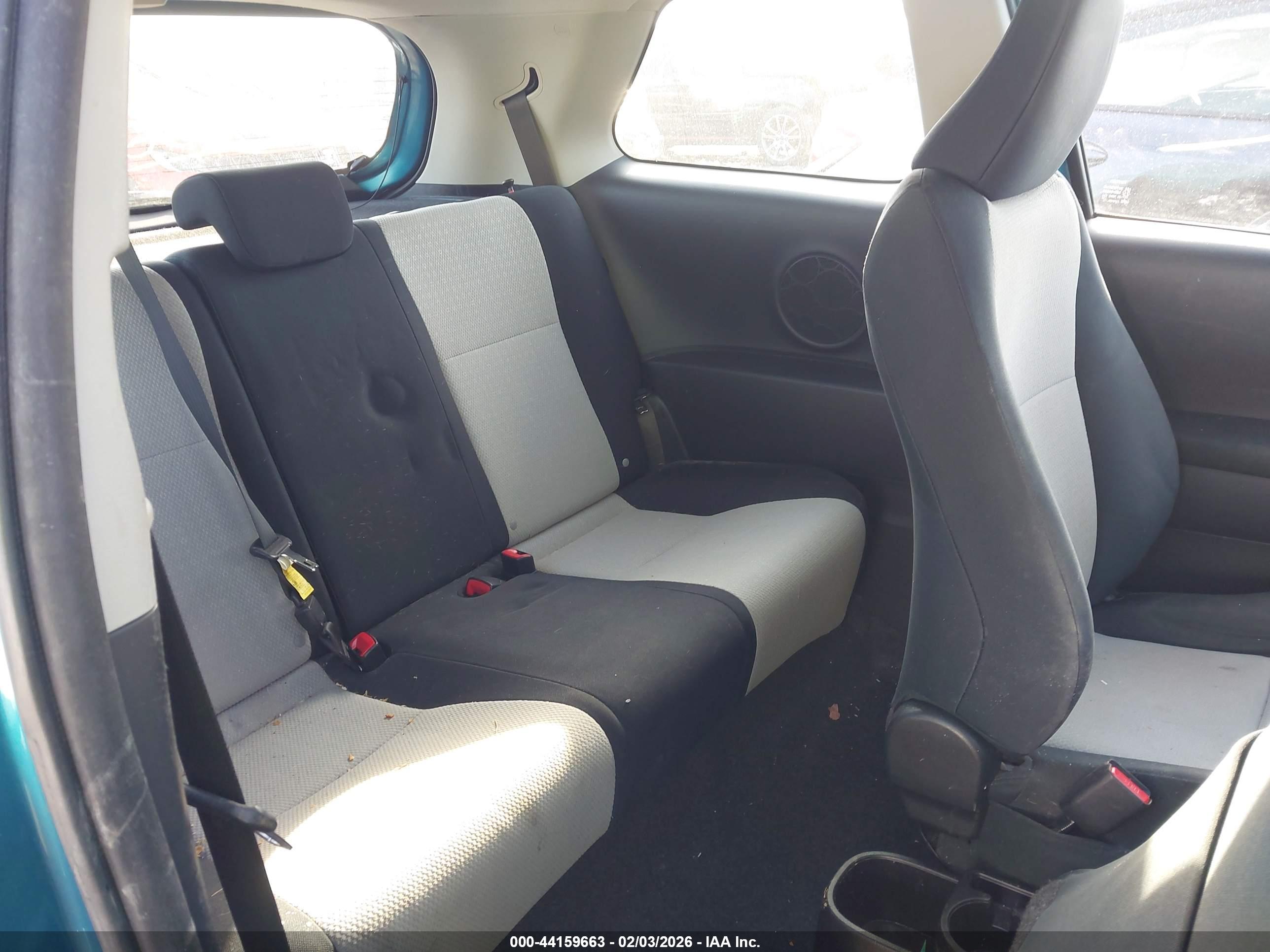 TOYOTA YARIS image 8