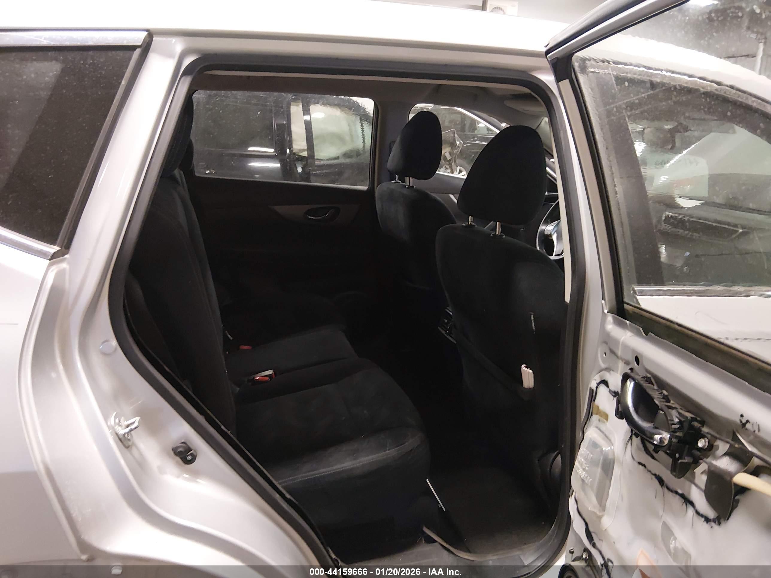 NISSAN ROGUE image 8