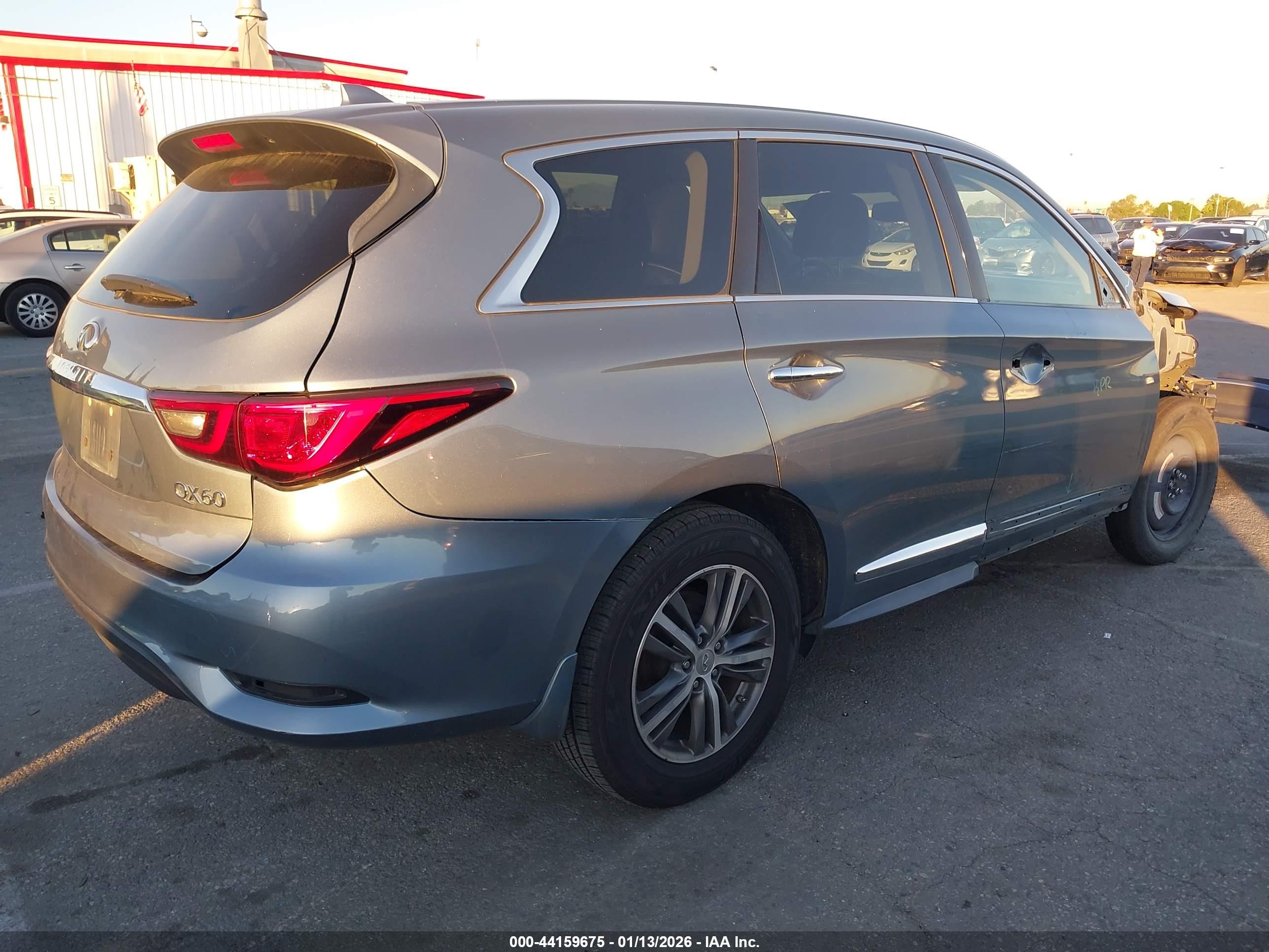 INFINITI QX60 image 4
