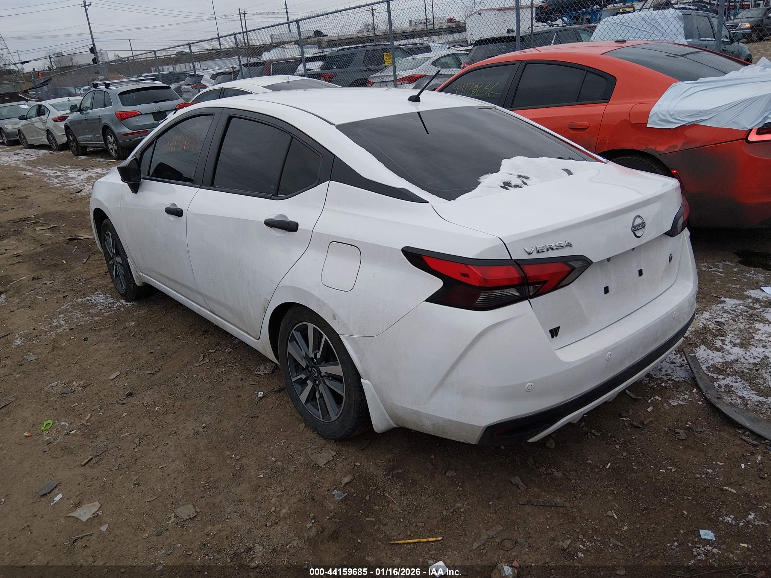 NISSAN VERSA image 3
