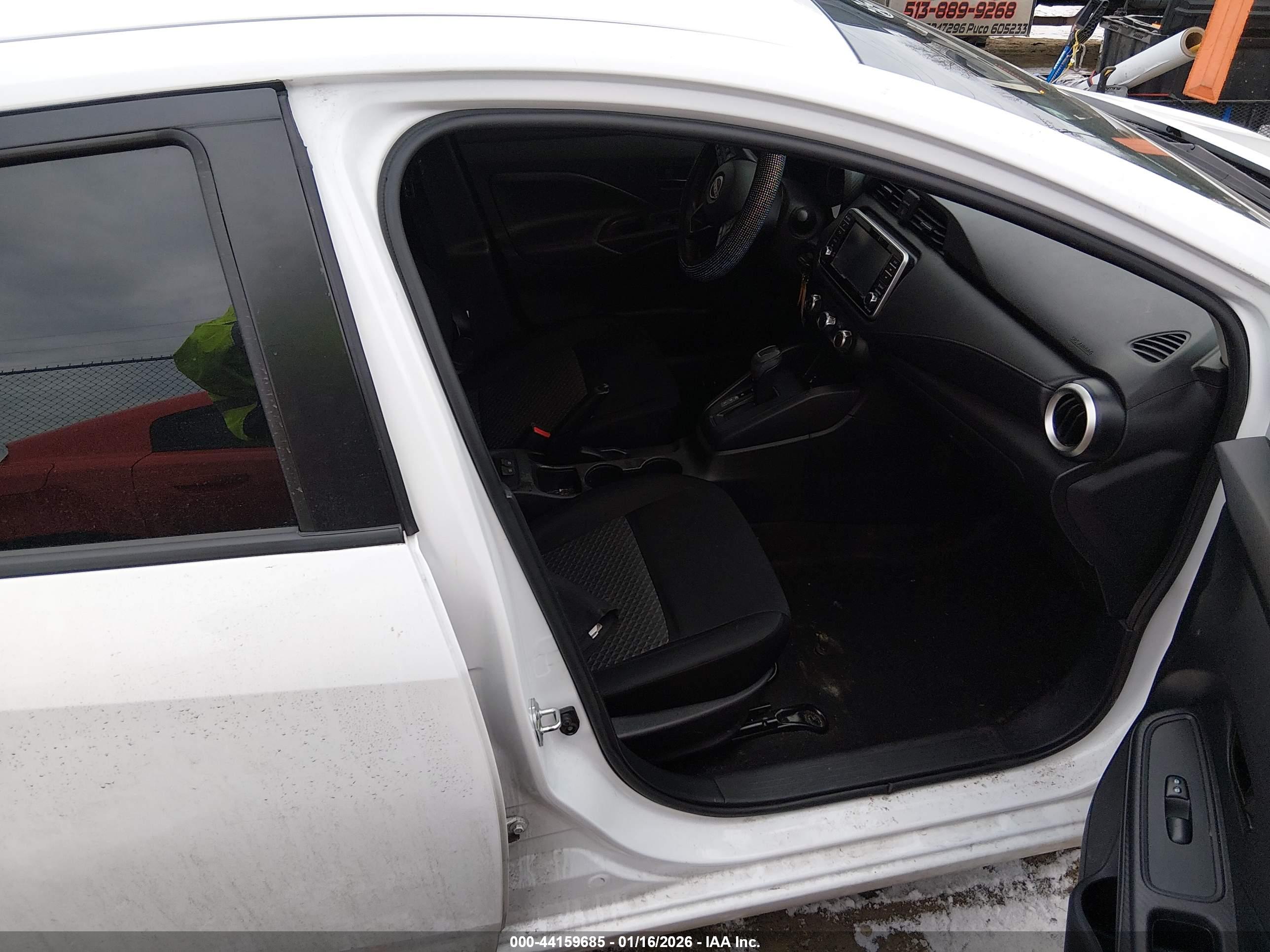 NISSAN VERSA image 5
