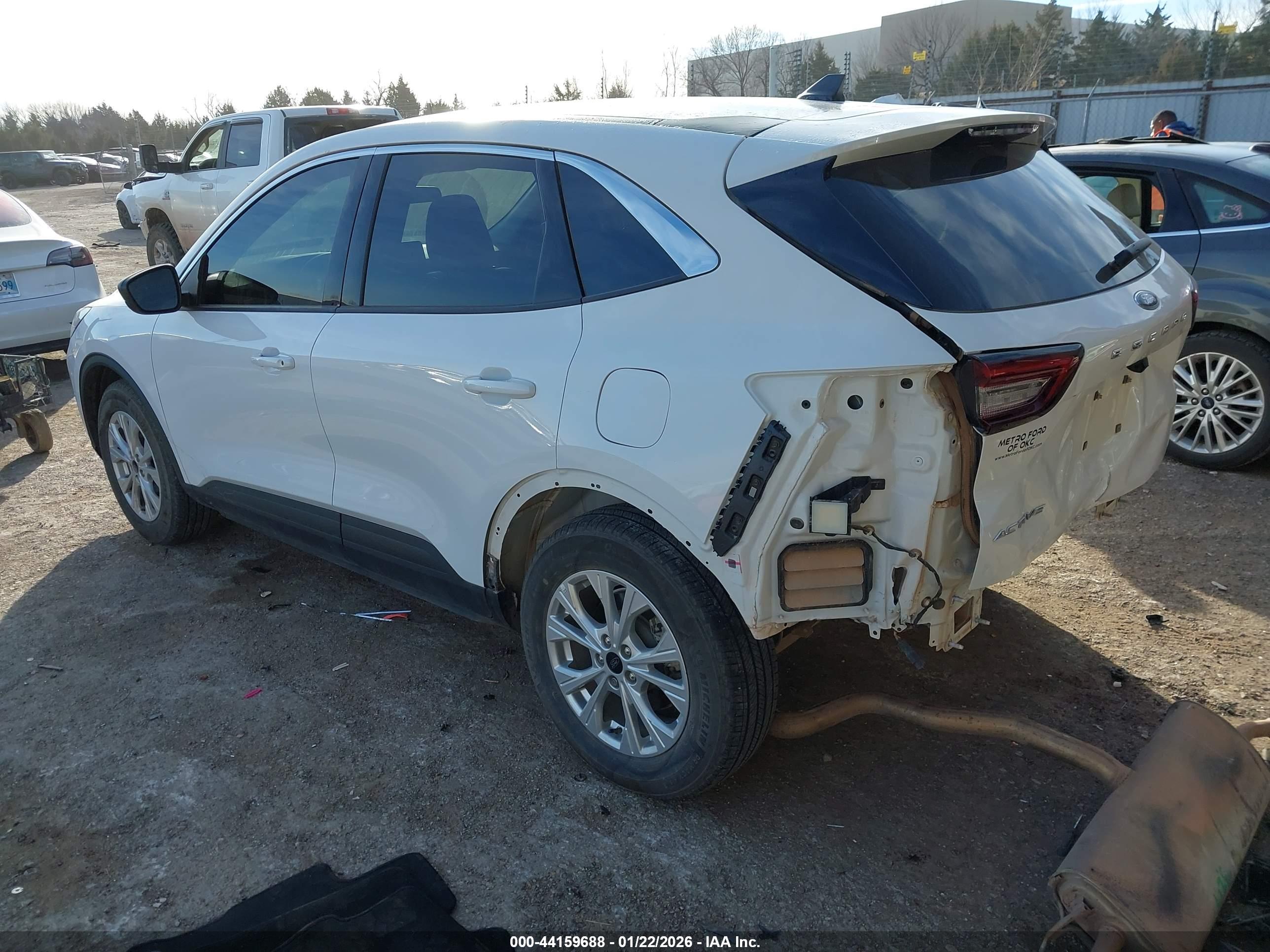 FORD ESCAPE image 3