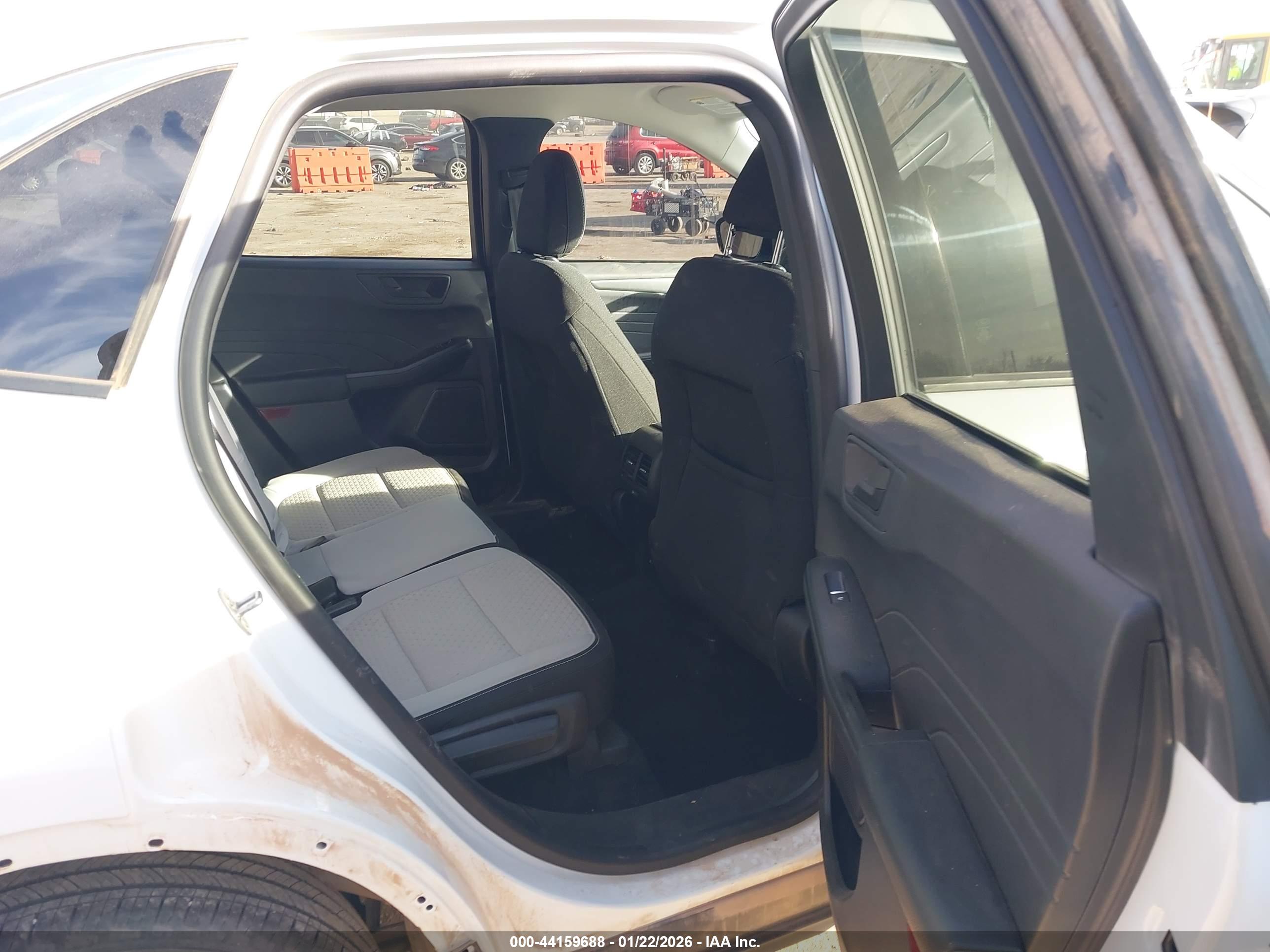FORD ESCAPE image 8
