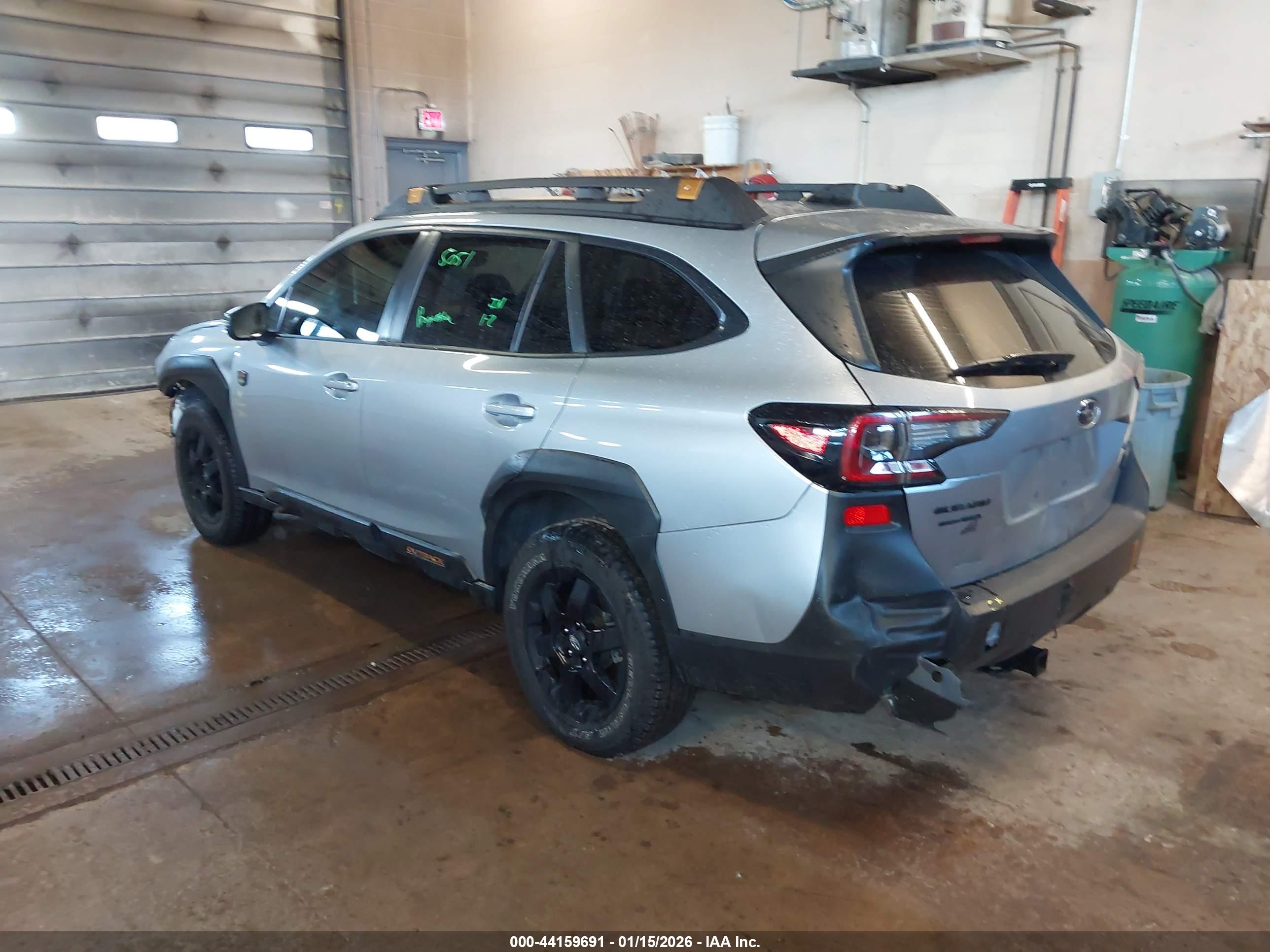 SUBARU OUTBACK image 3