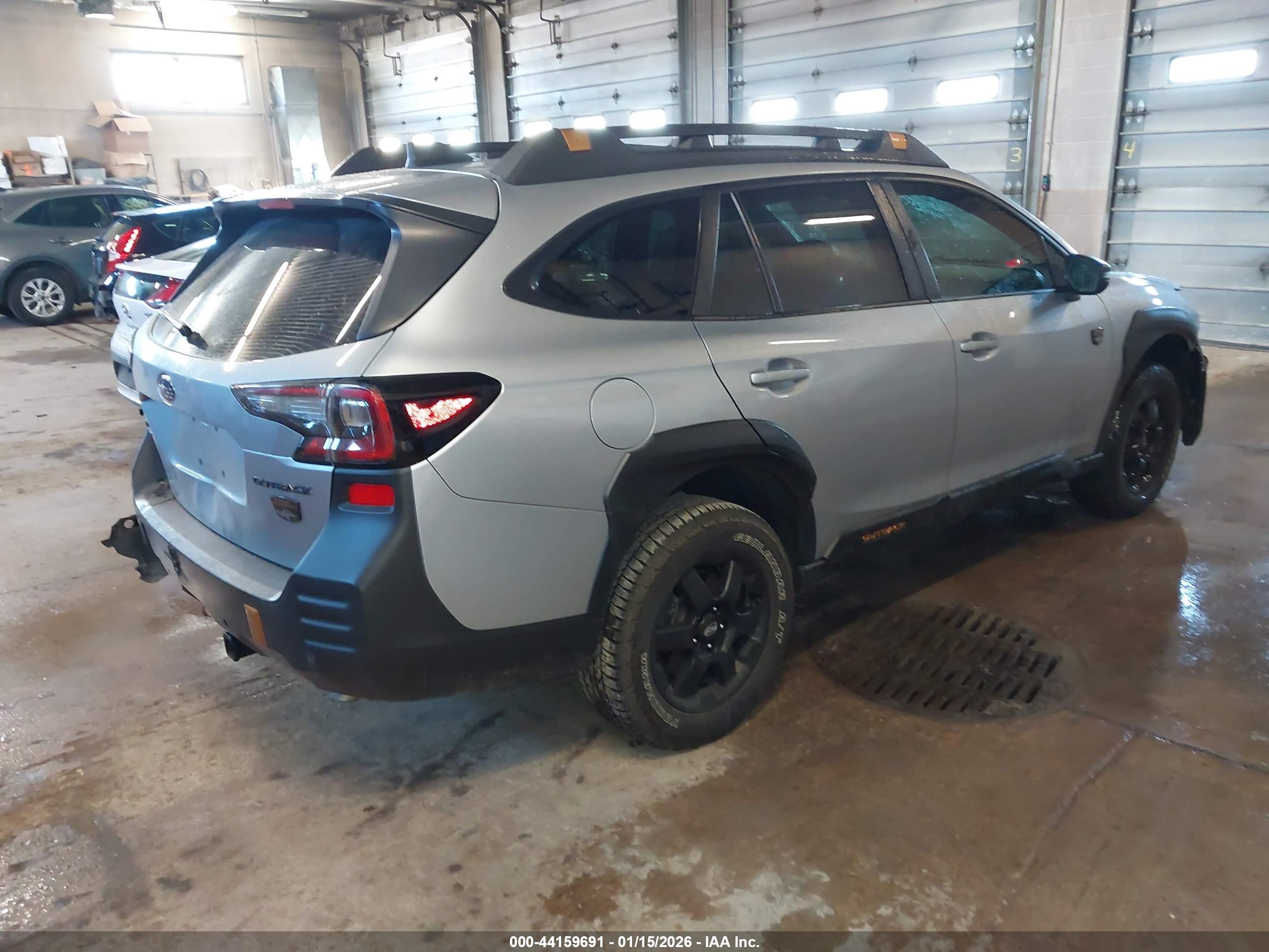 SUBARU OUTBACK image 4