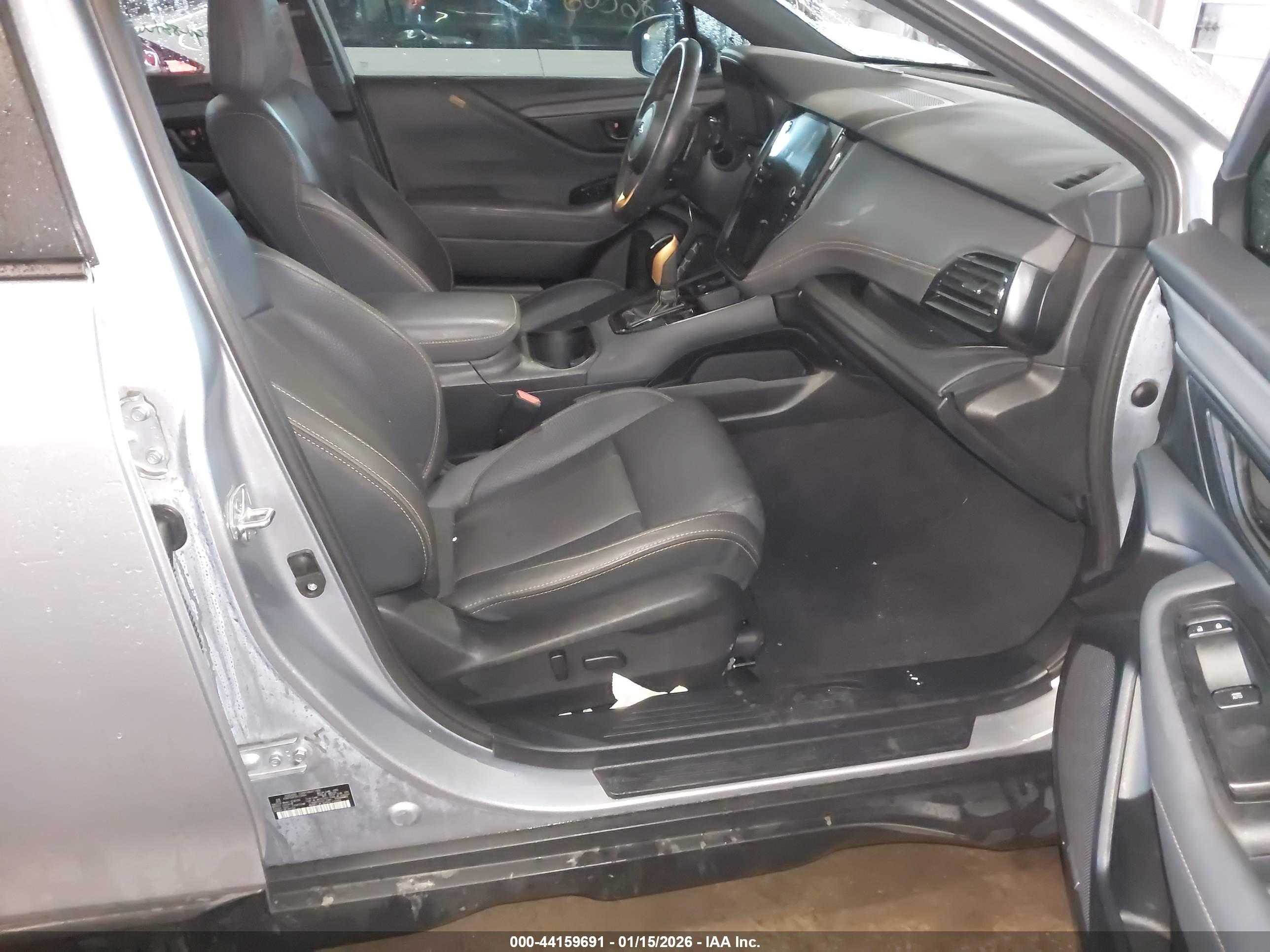 SUBARU OUTBACK image 5