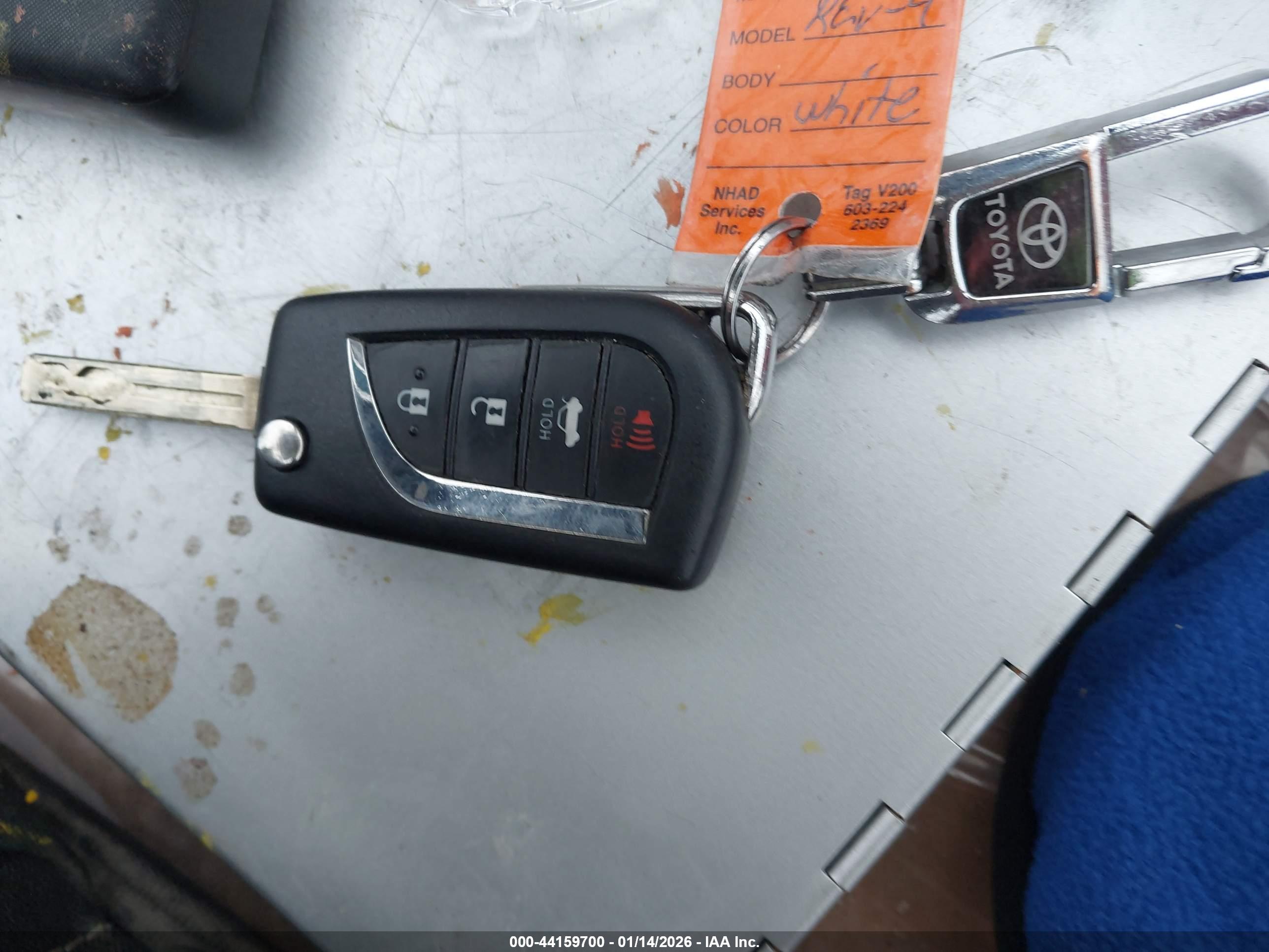 TOYOTA RAV4 image 11