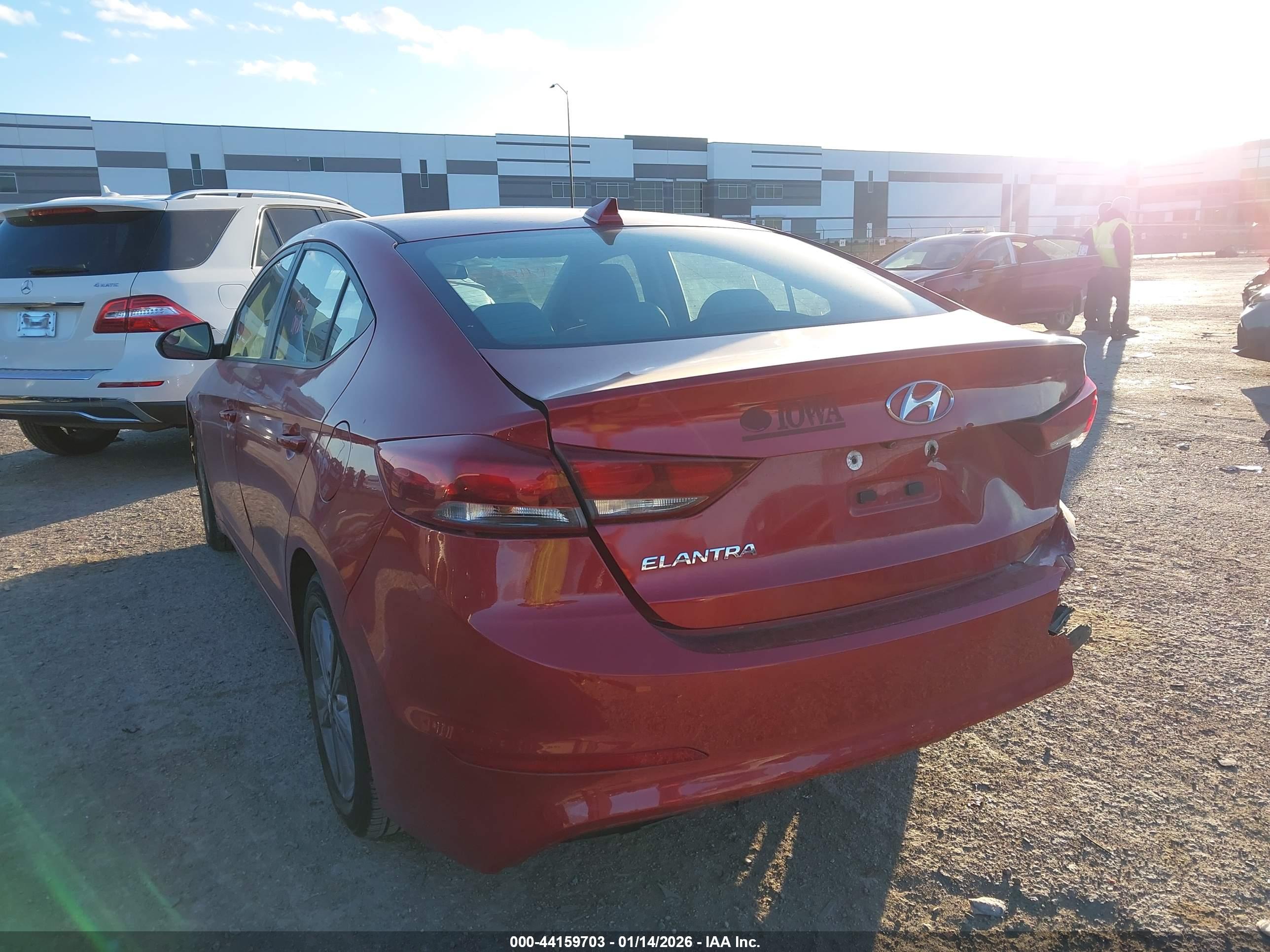 HYUNDAI ELANTRA image 3
