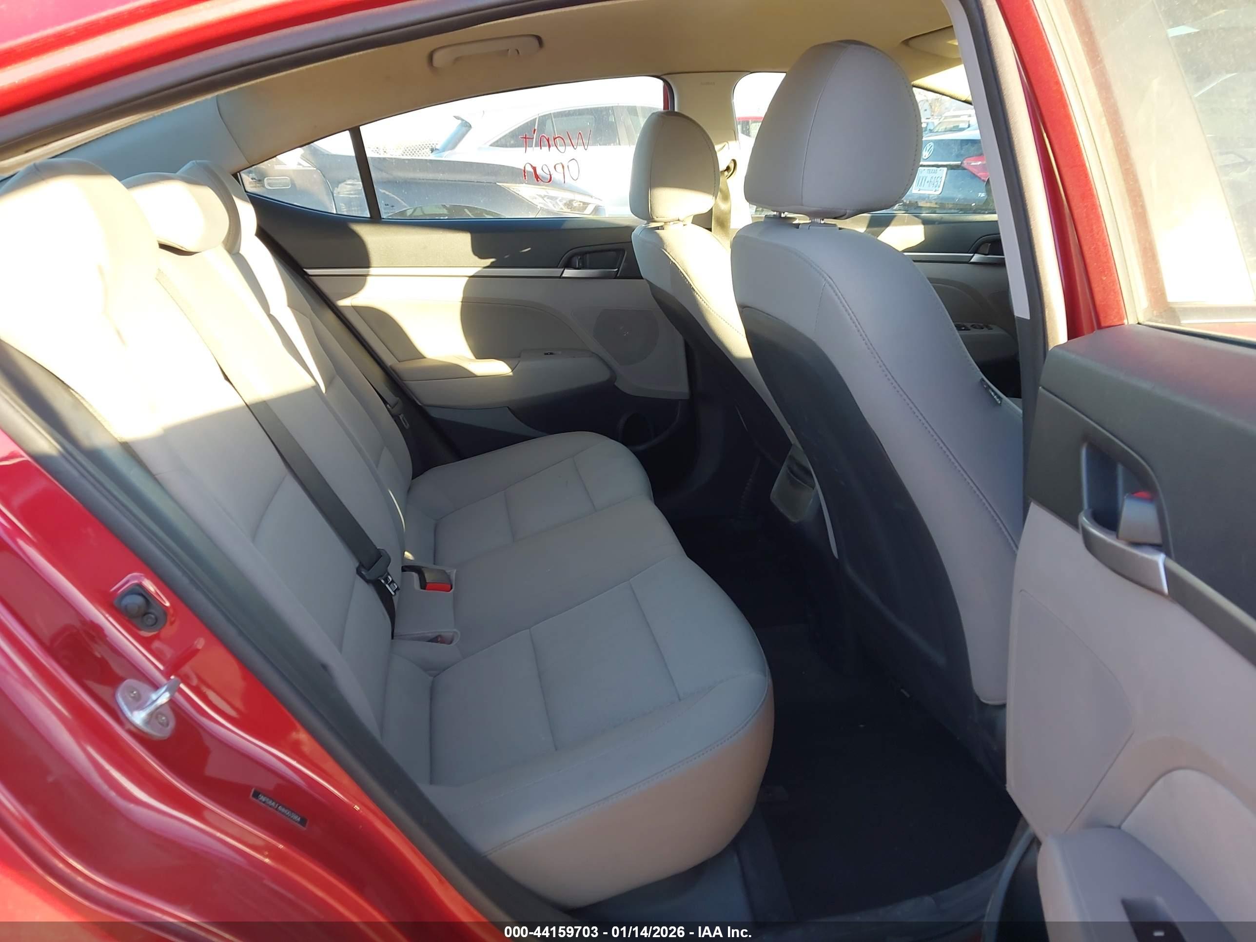 HYUNDAI ELANTRA image 8