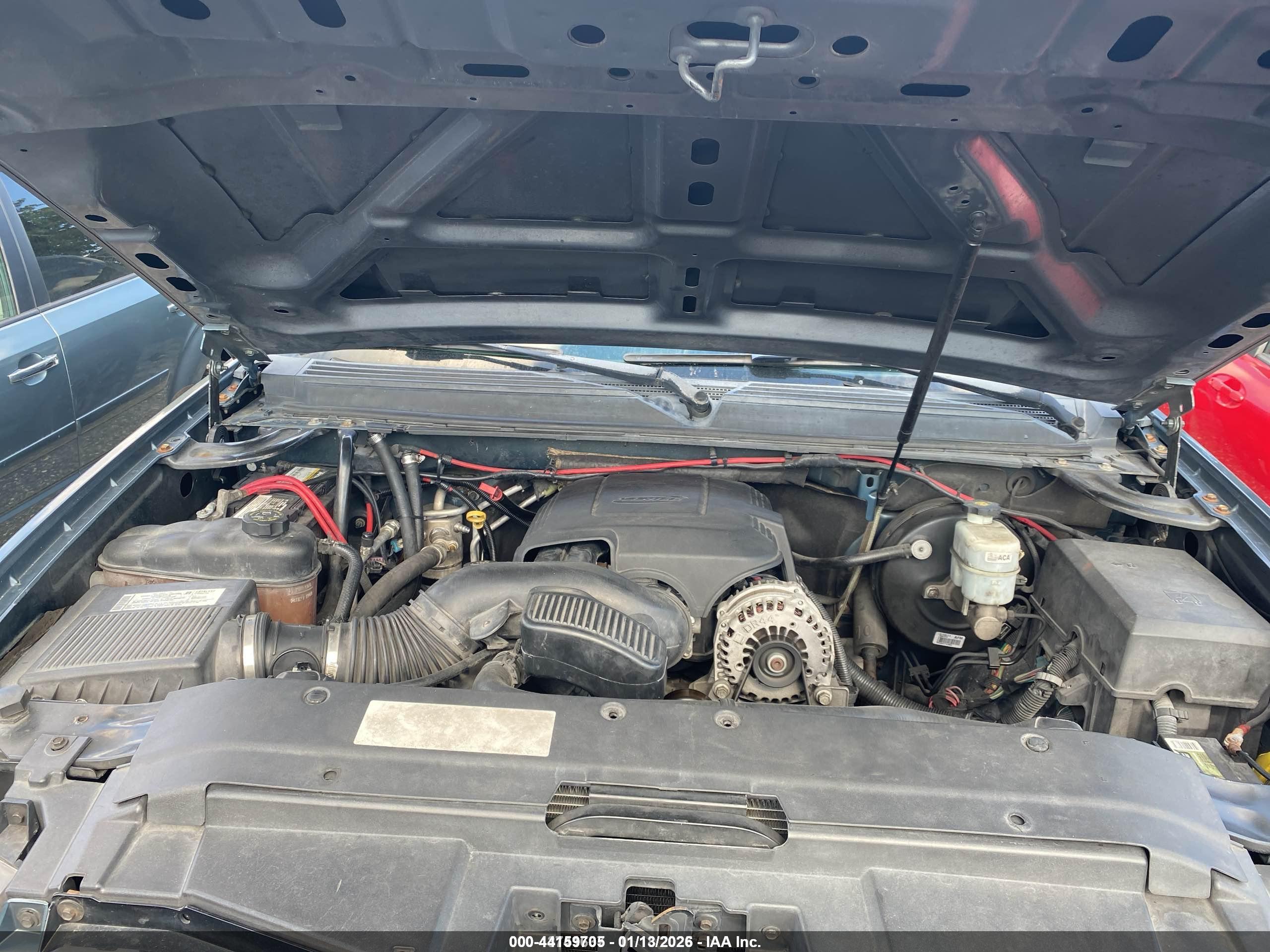 CHEVROLET SUBURBAN image 10