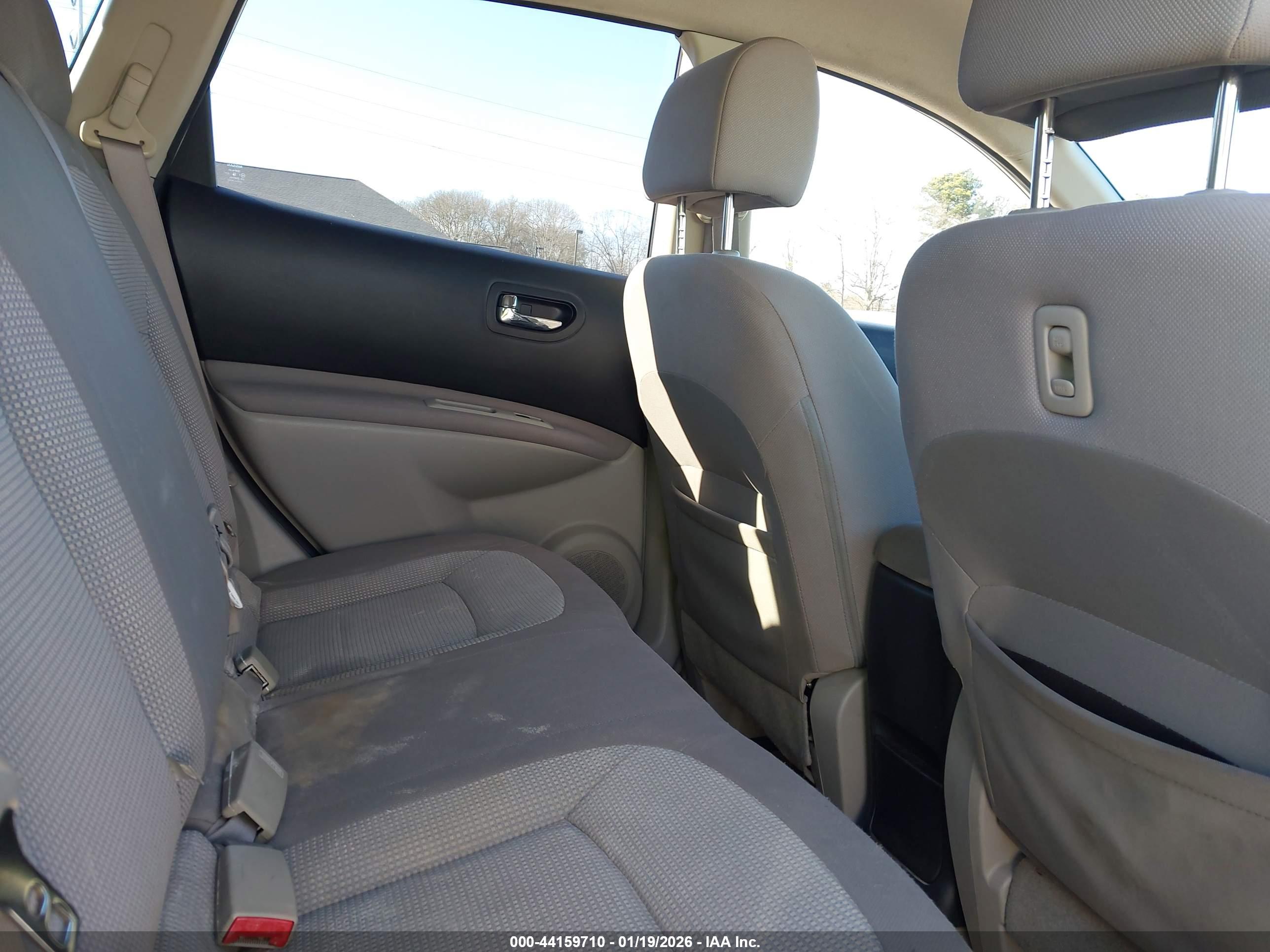 NISSAN ROGUE image 8