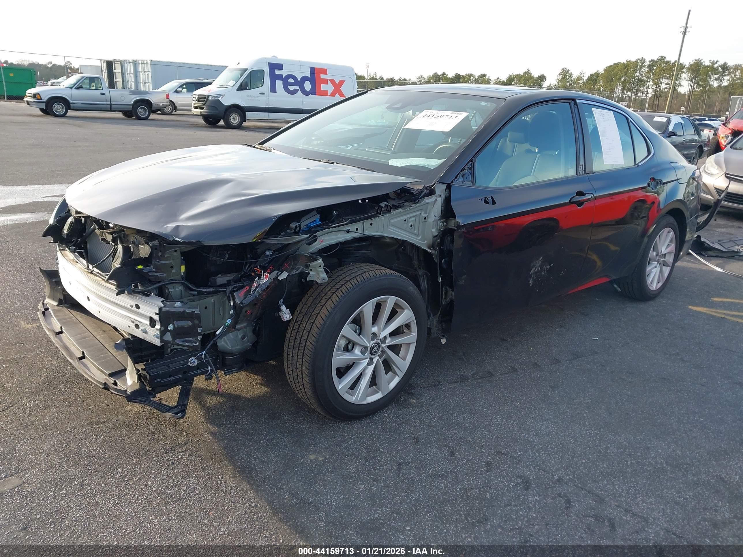 TOYOTA CAMRY image 2