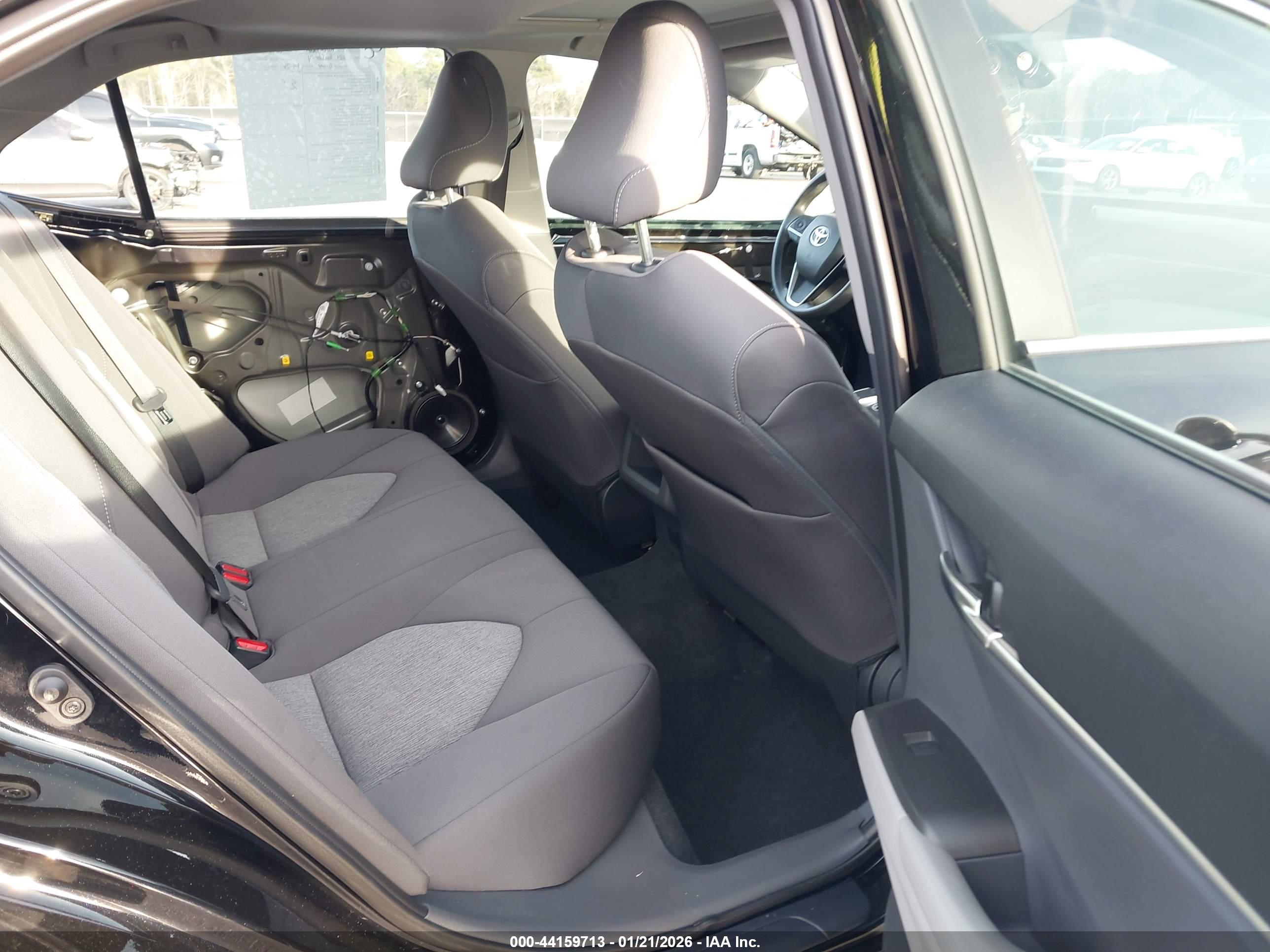 TOYOTA CAMRY image 8