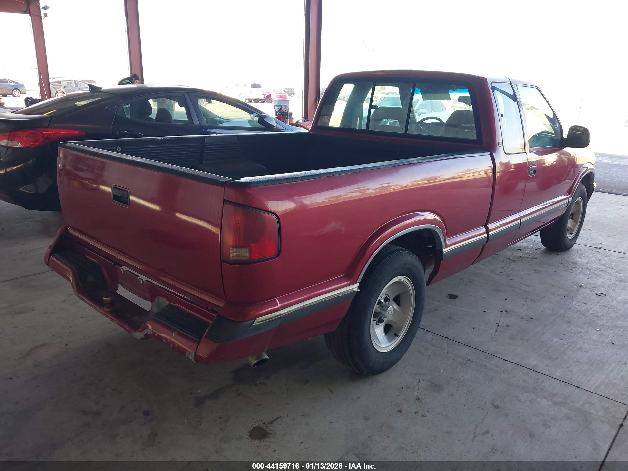 CHEVROLET S-10 image 4