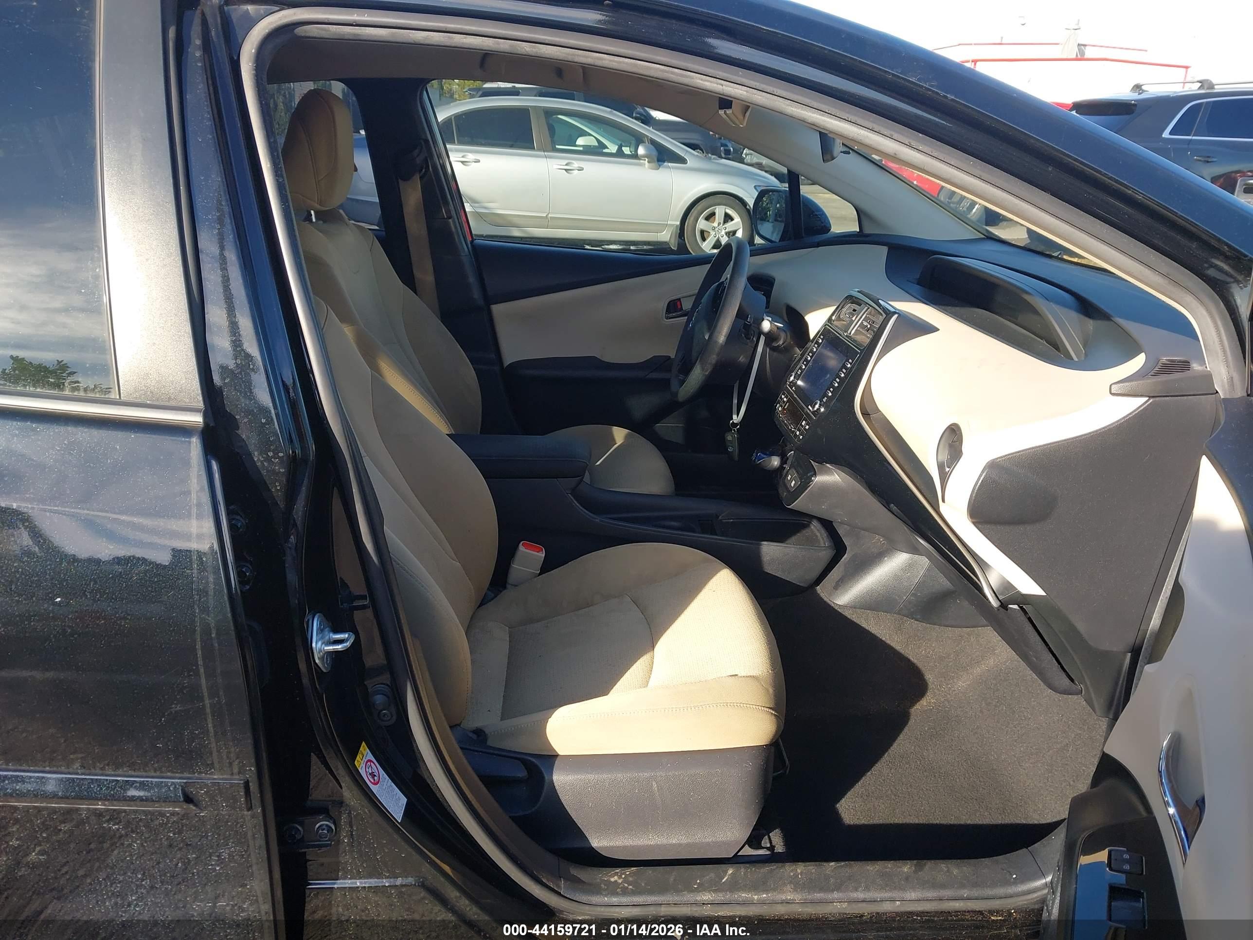 TOYOTA PRIUS image 5