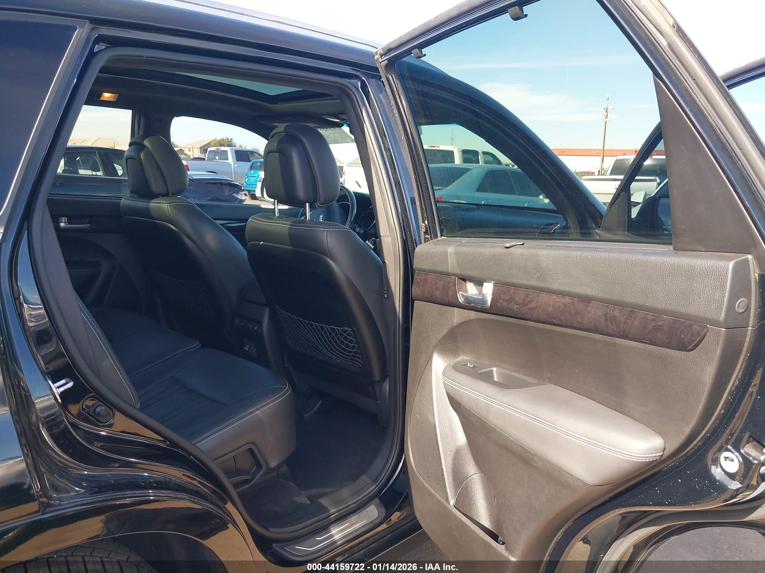 KIA SORENTO image 8