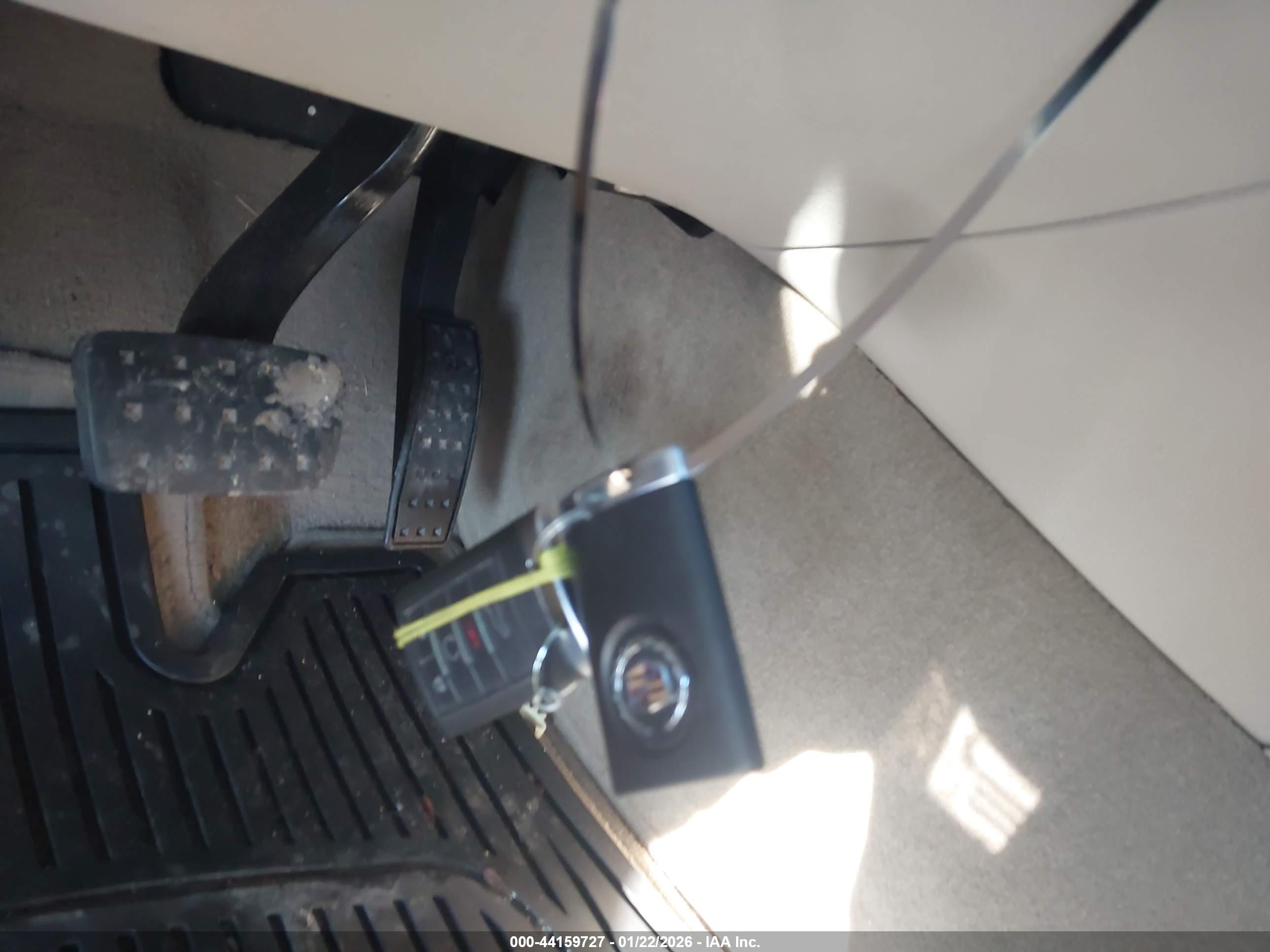 CADILLAC SRX image 11