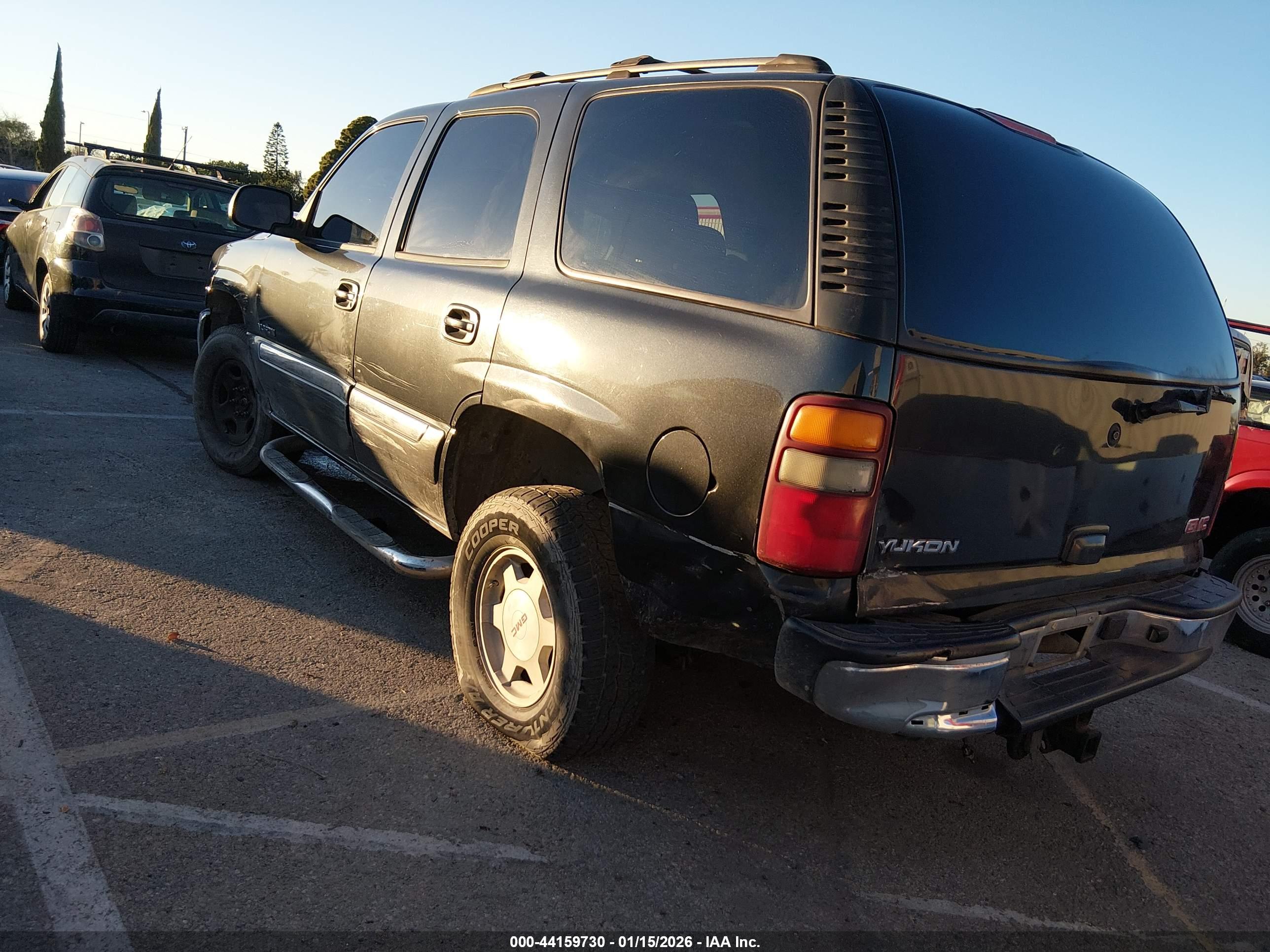GMC YUKON image 3