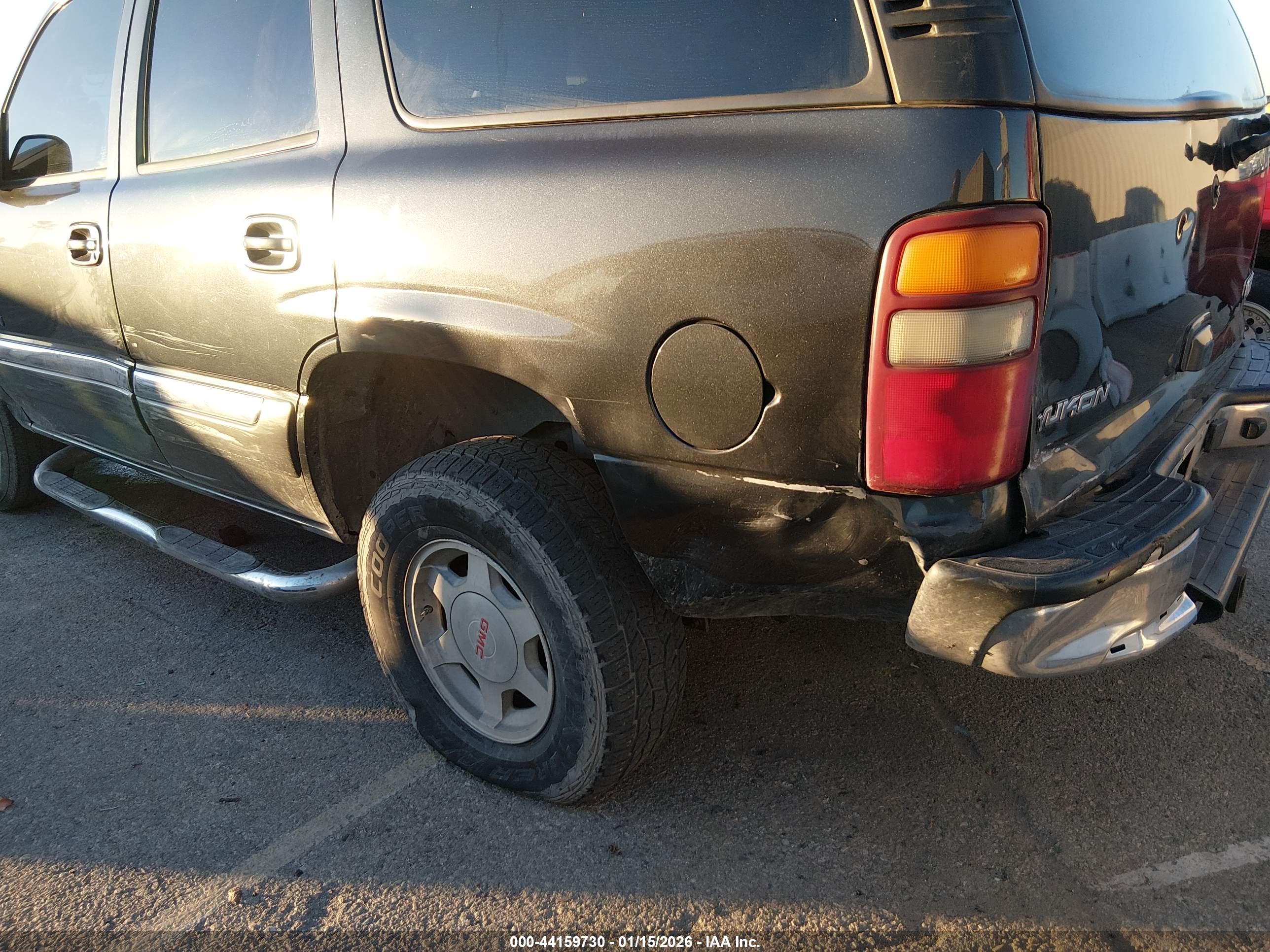 GMC YUKON image 6