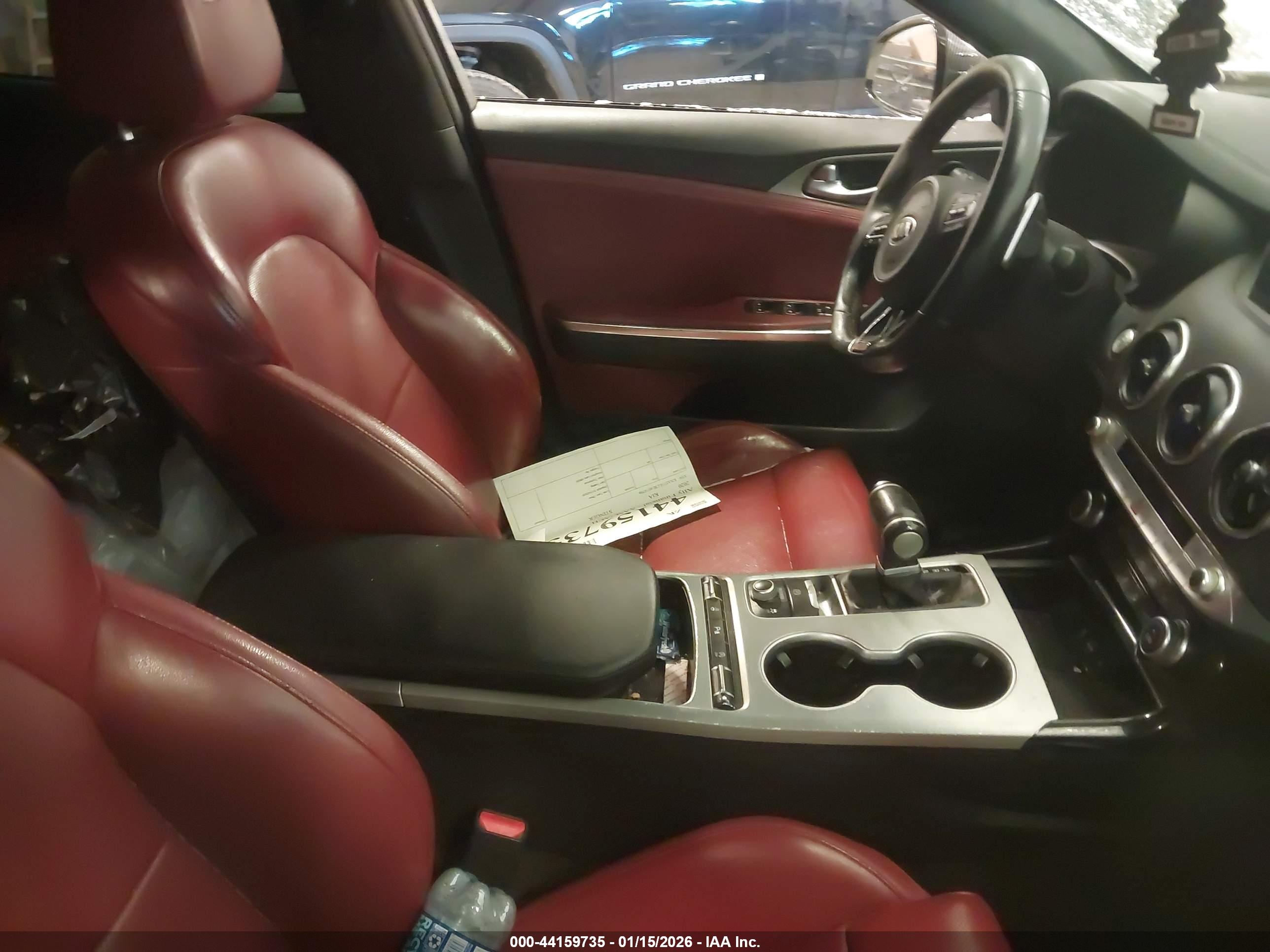 KIA STINGER image 5