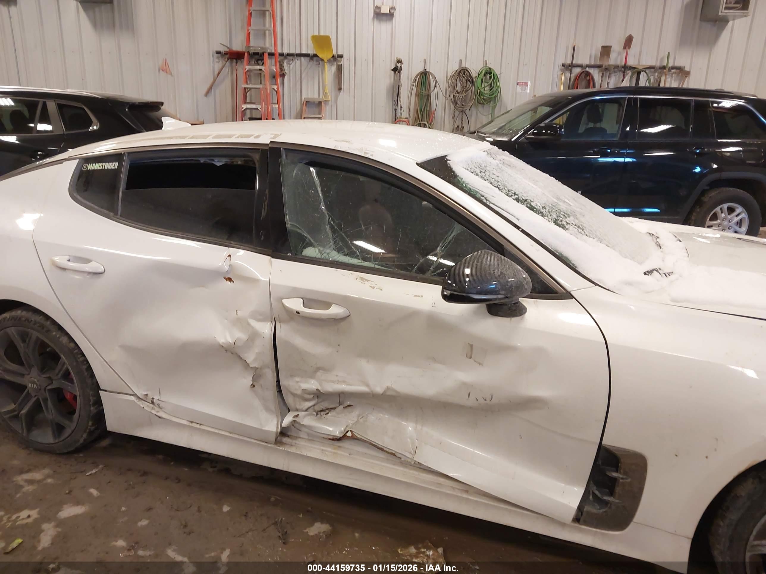 KIA STINGER image 6