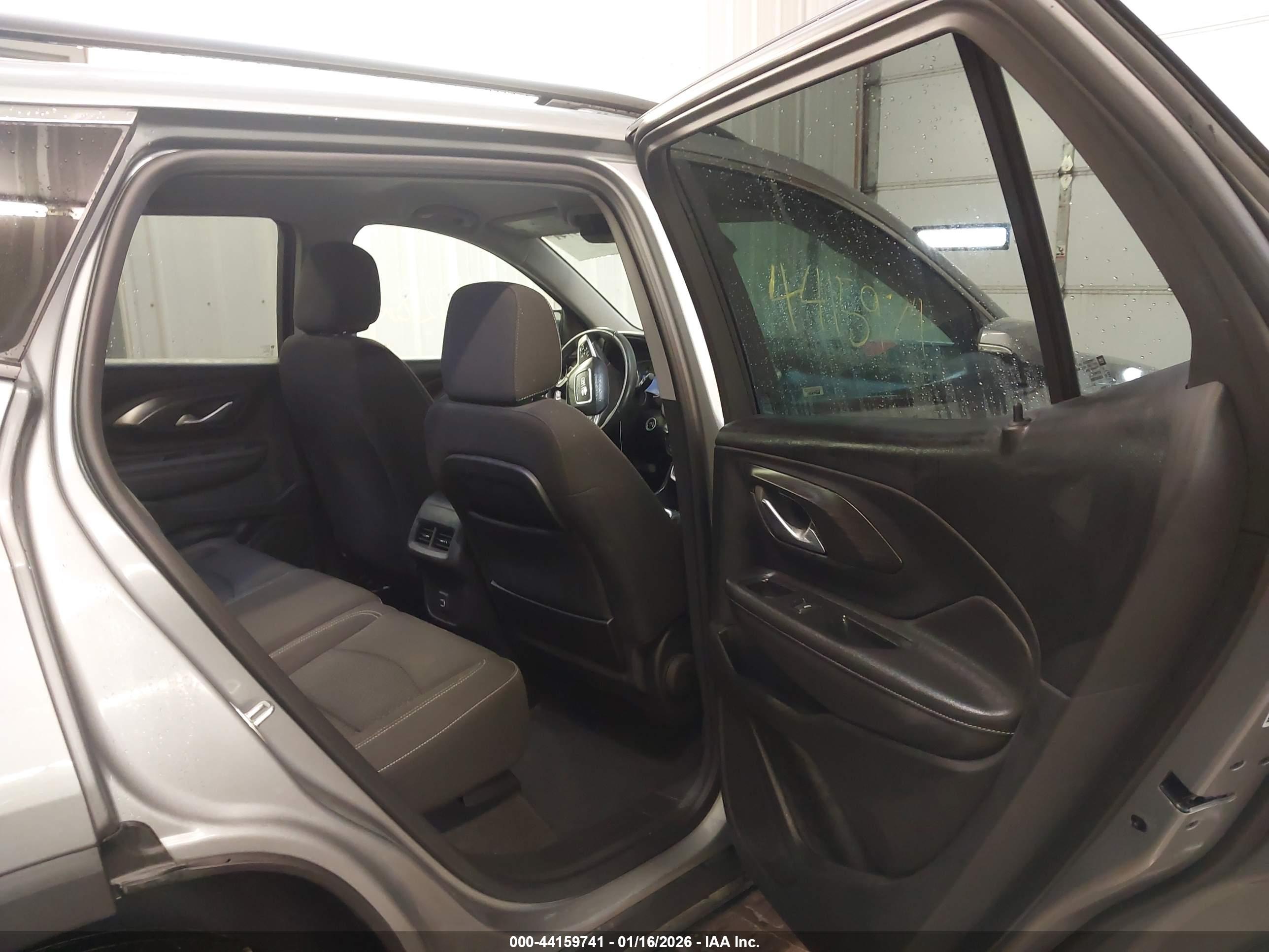 GMC TERRAIN image 8