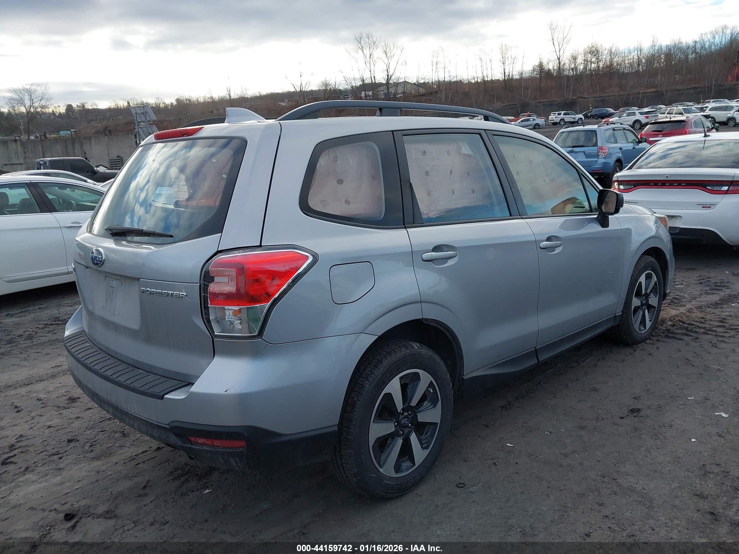 SUBARU FORESTER image 4