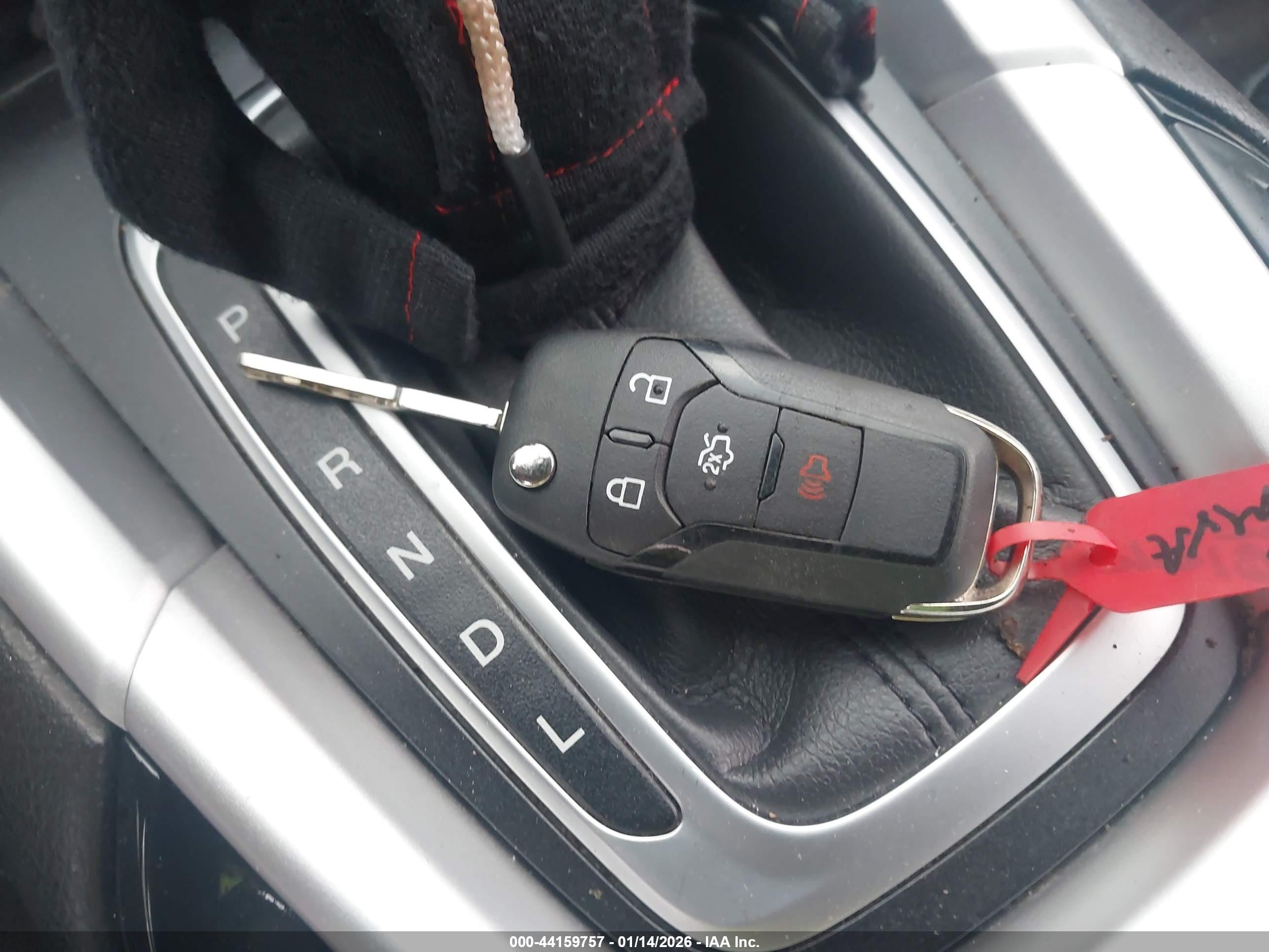 FORD FUSION image 11