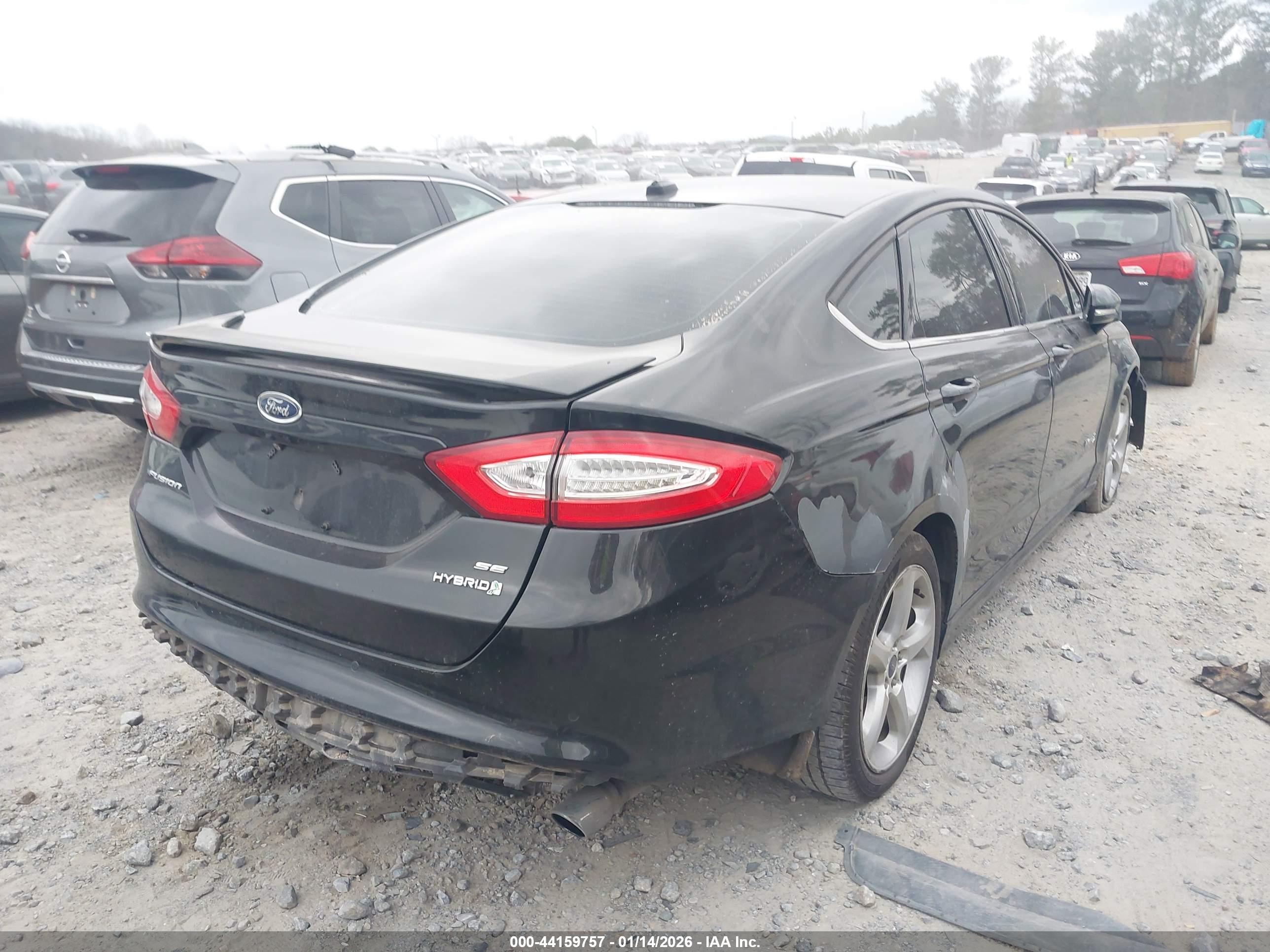 FORD FUSION image 4