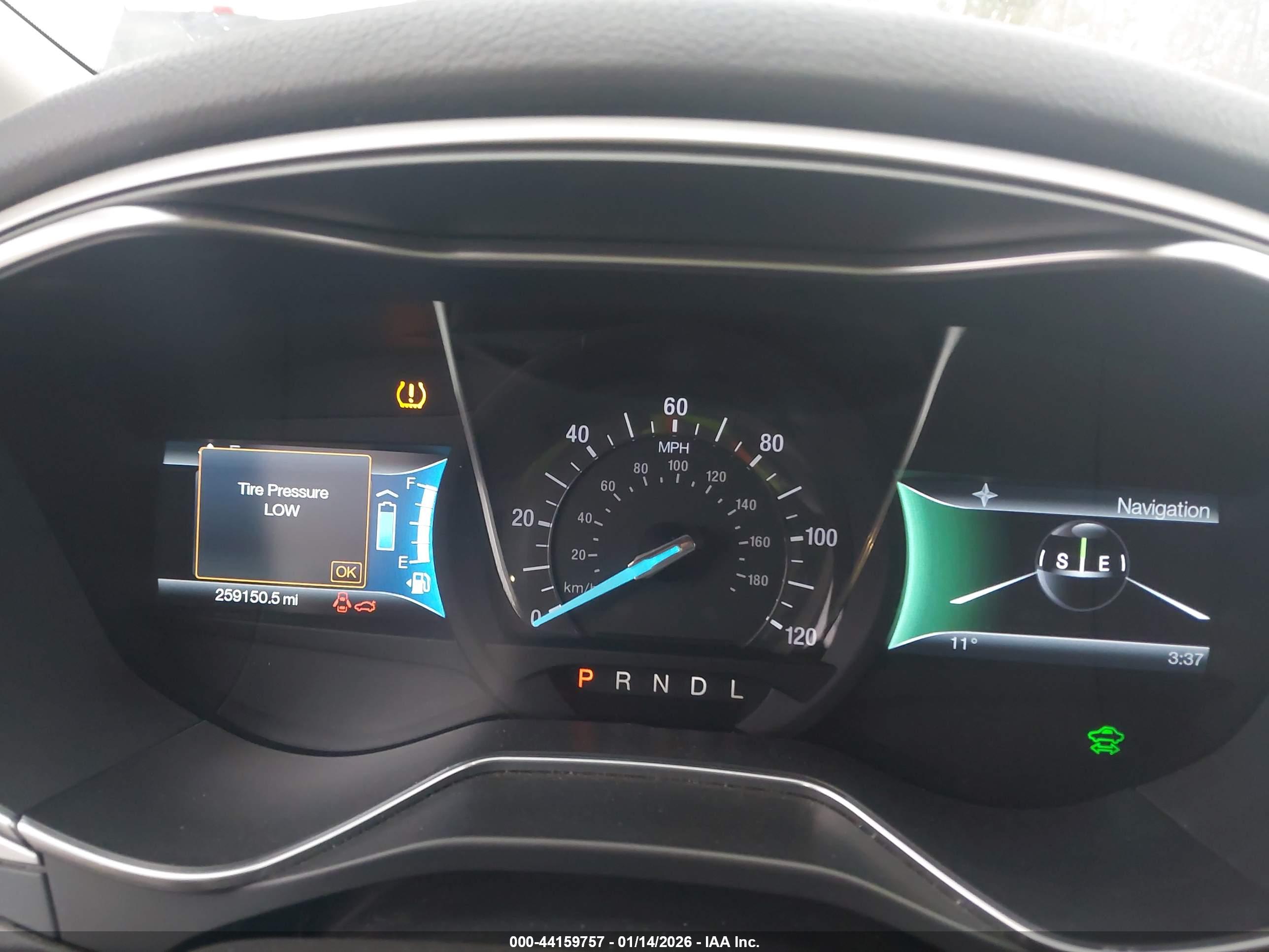 FORD FUSION image 7