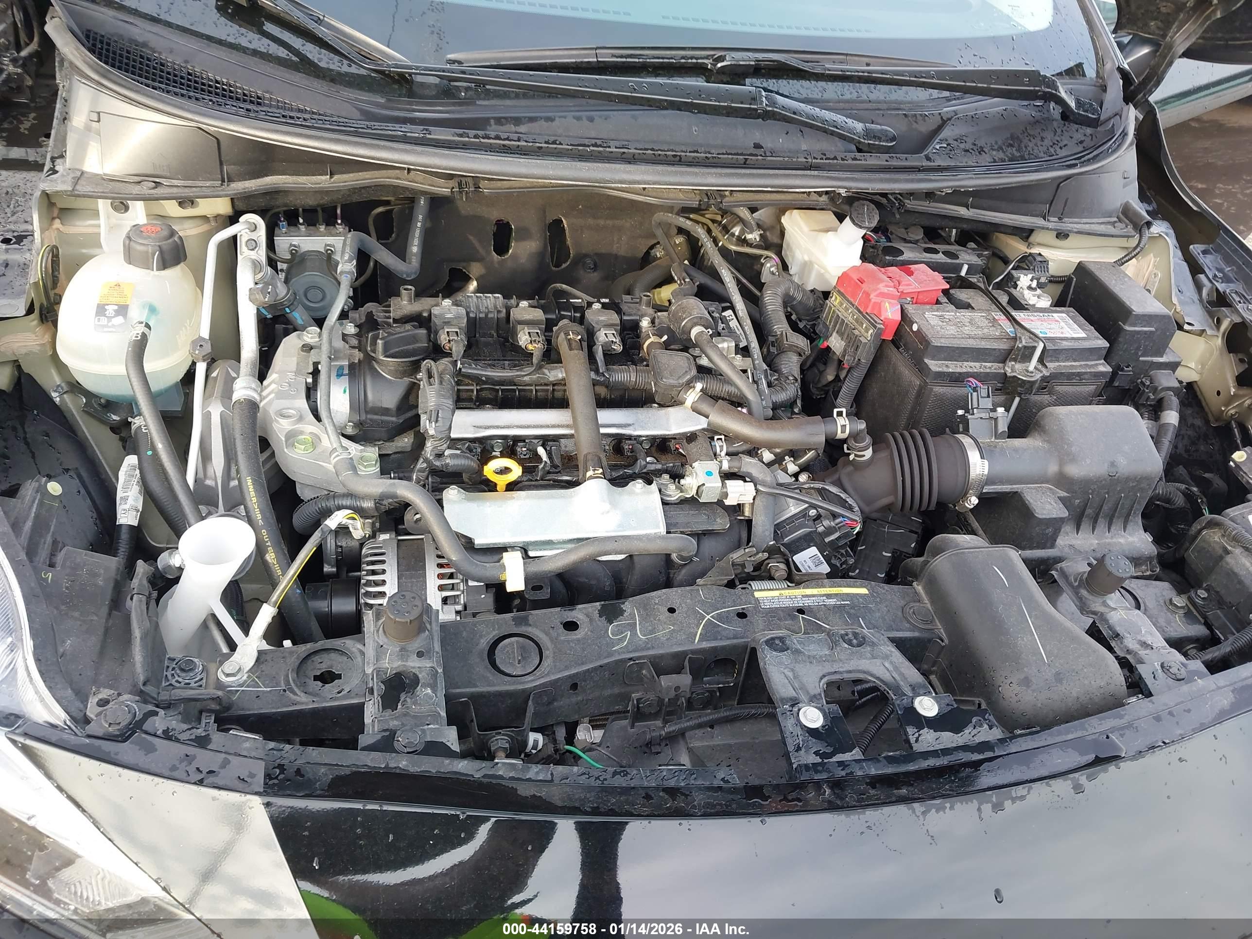 NISSAN VERSA image 10