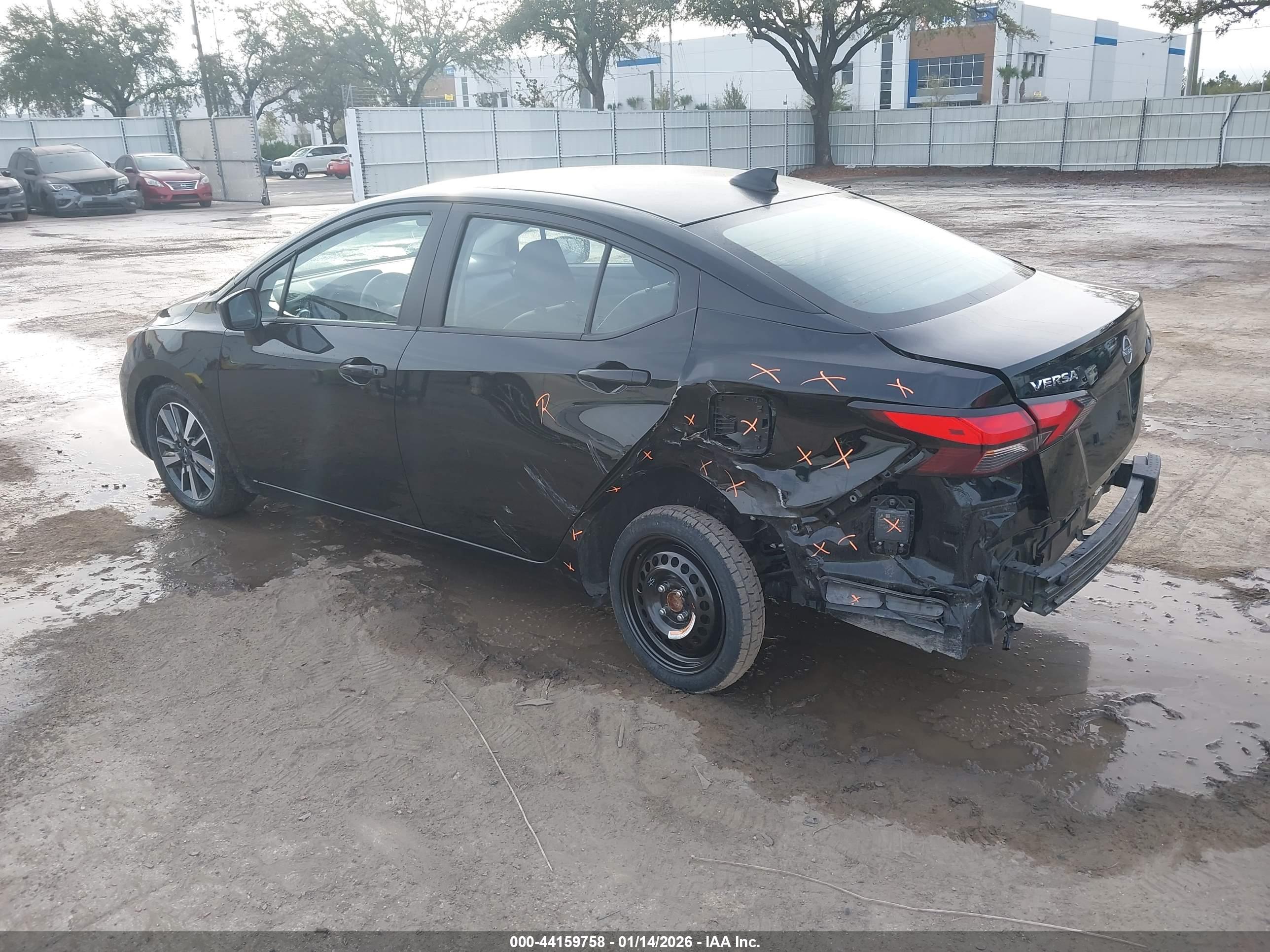 NISSAN VERSA image 3