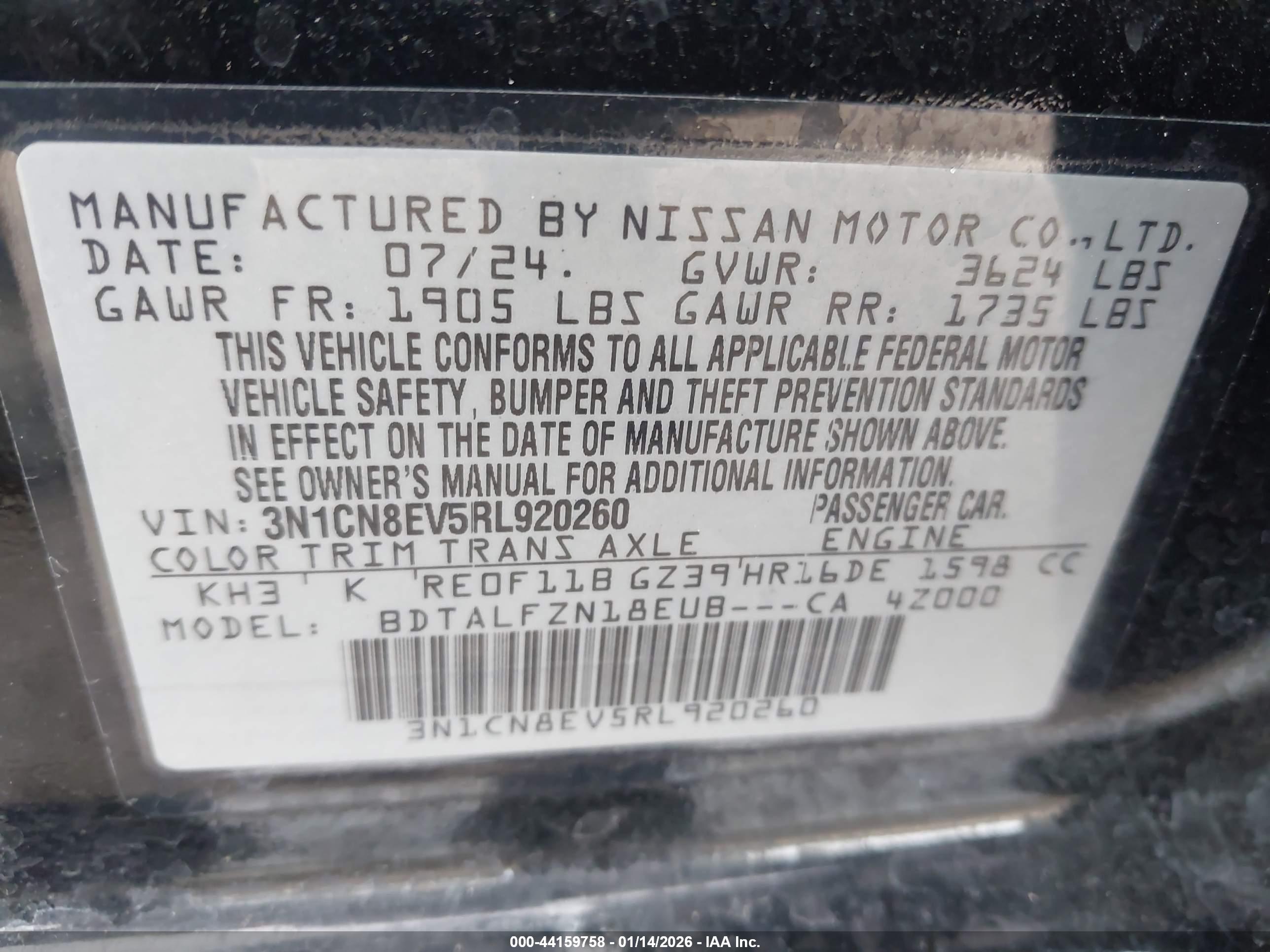 NISSAN VERSA image 9