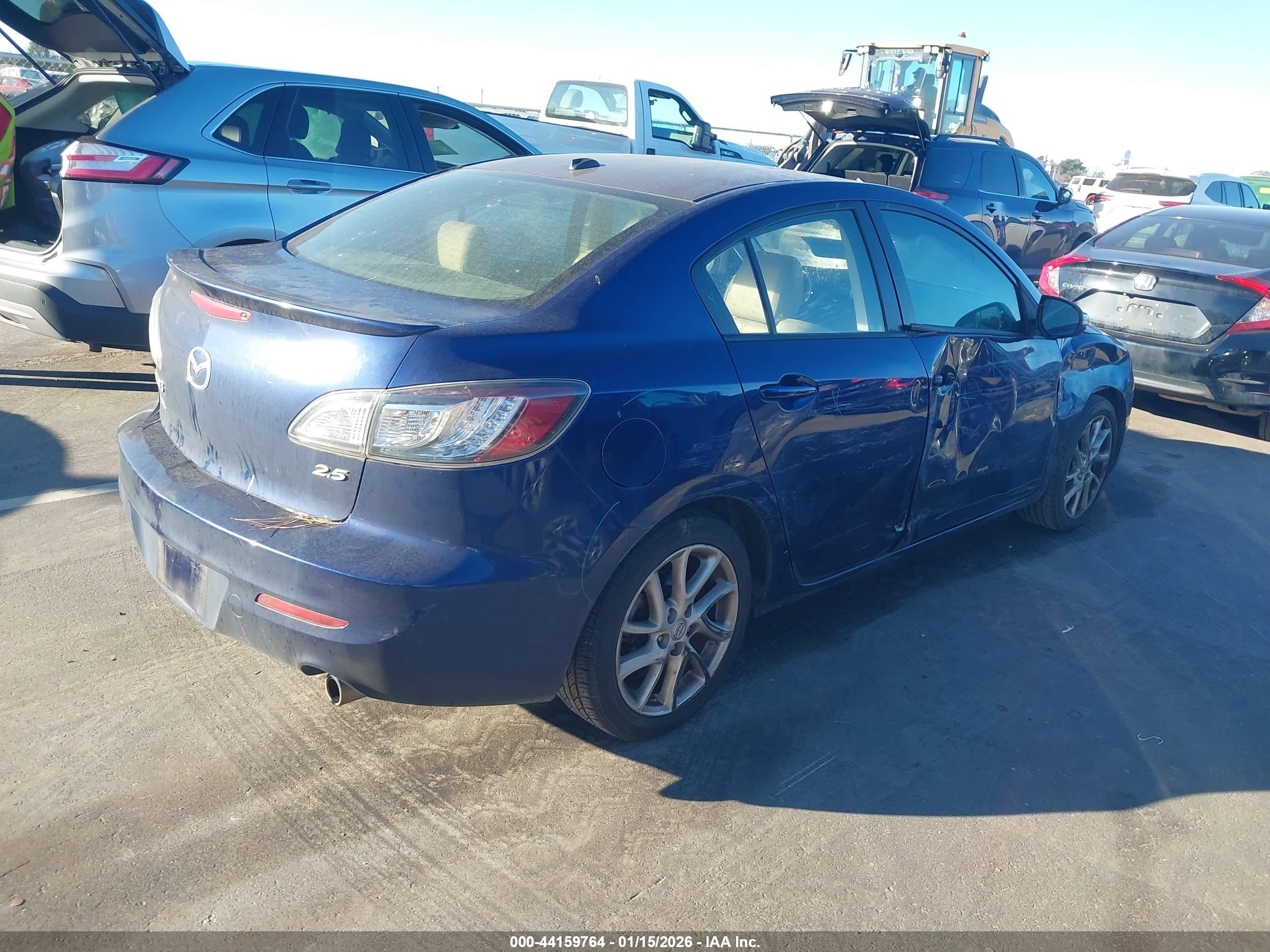 MAZDA 3 image 4