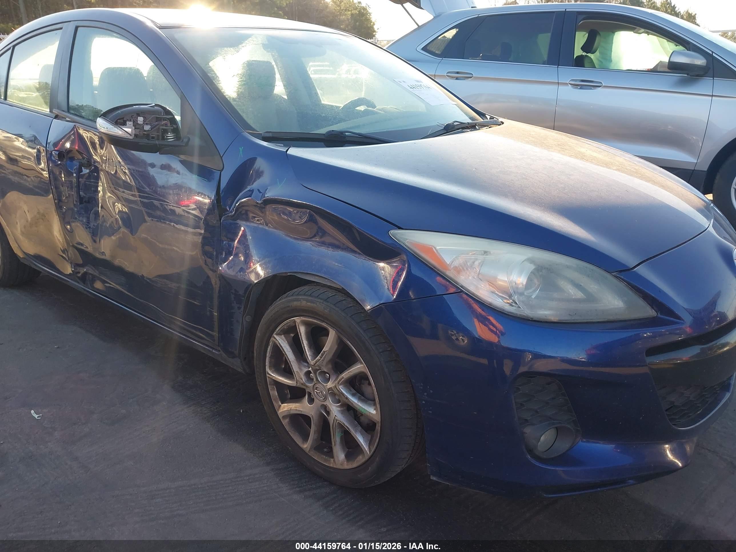 MAZDA 3 image 6